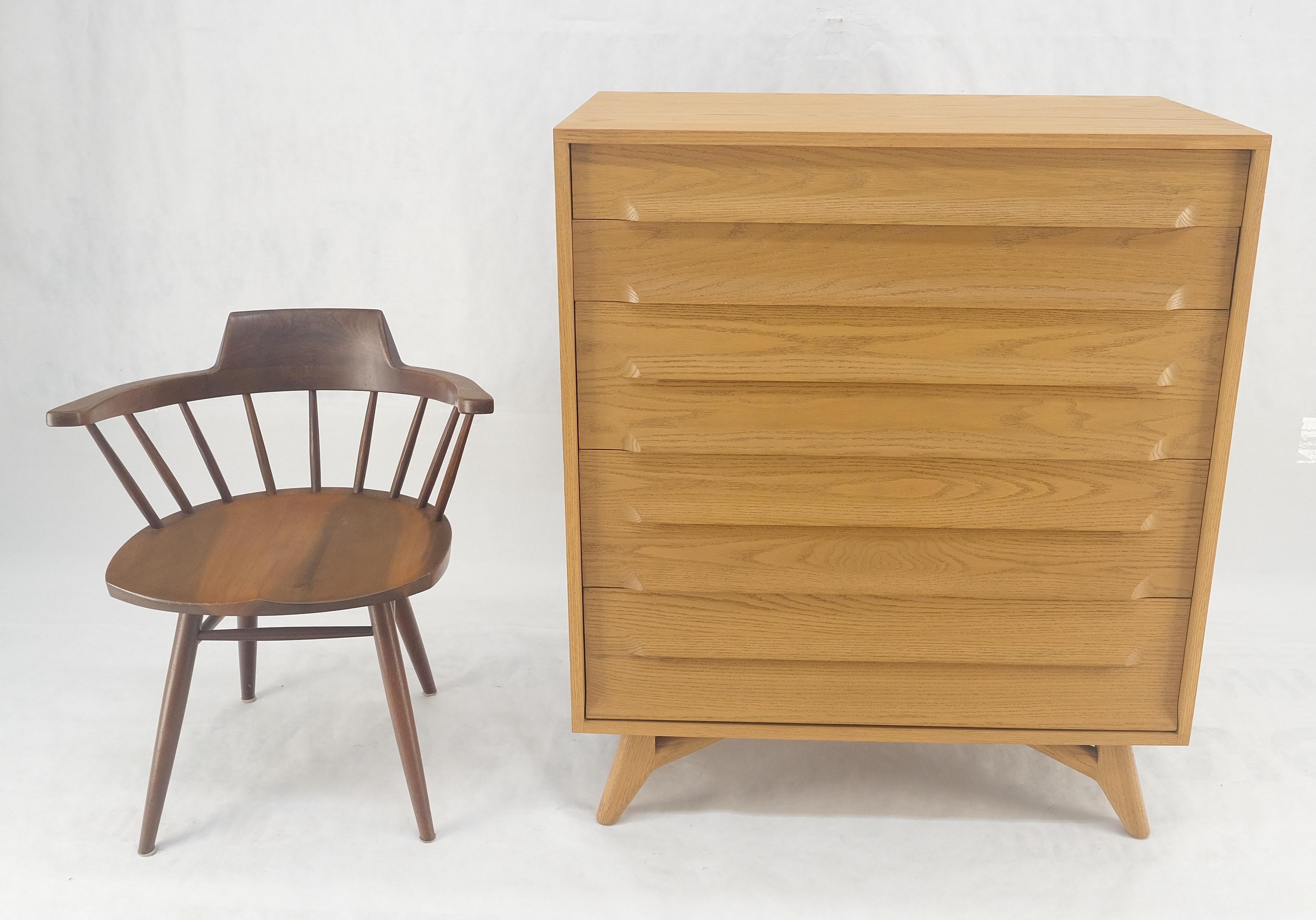 Chêne massif Cerused High Boy Commode 5 tiroirs Dresser Sculptural Legs MINT ! en vente 2