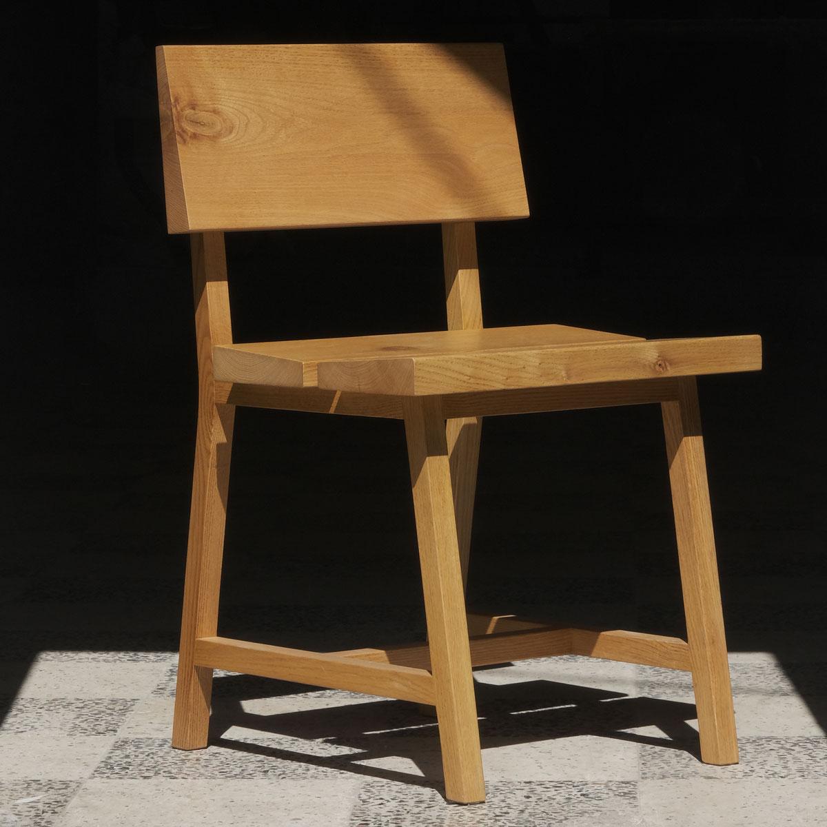 Modern Solid Oak Chair with Backrest – PI For Sale