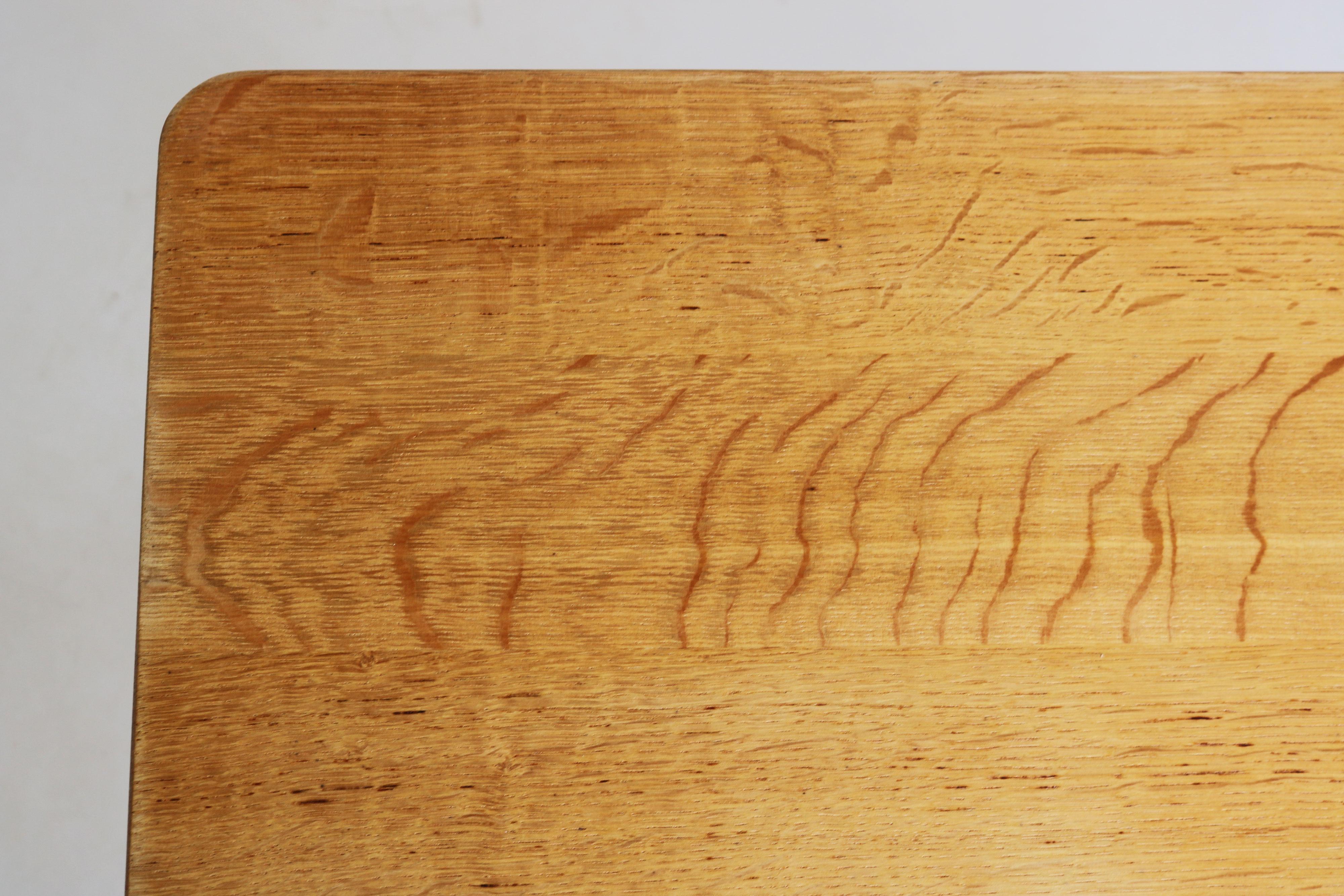Mid-Century Modern Table basse en chêne massif Modèle : 5350 by Borge Mogensen 1950 Table d'appoint en syle Shakers en vente