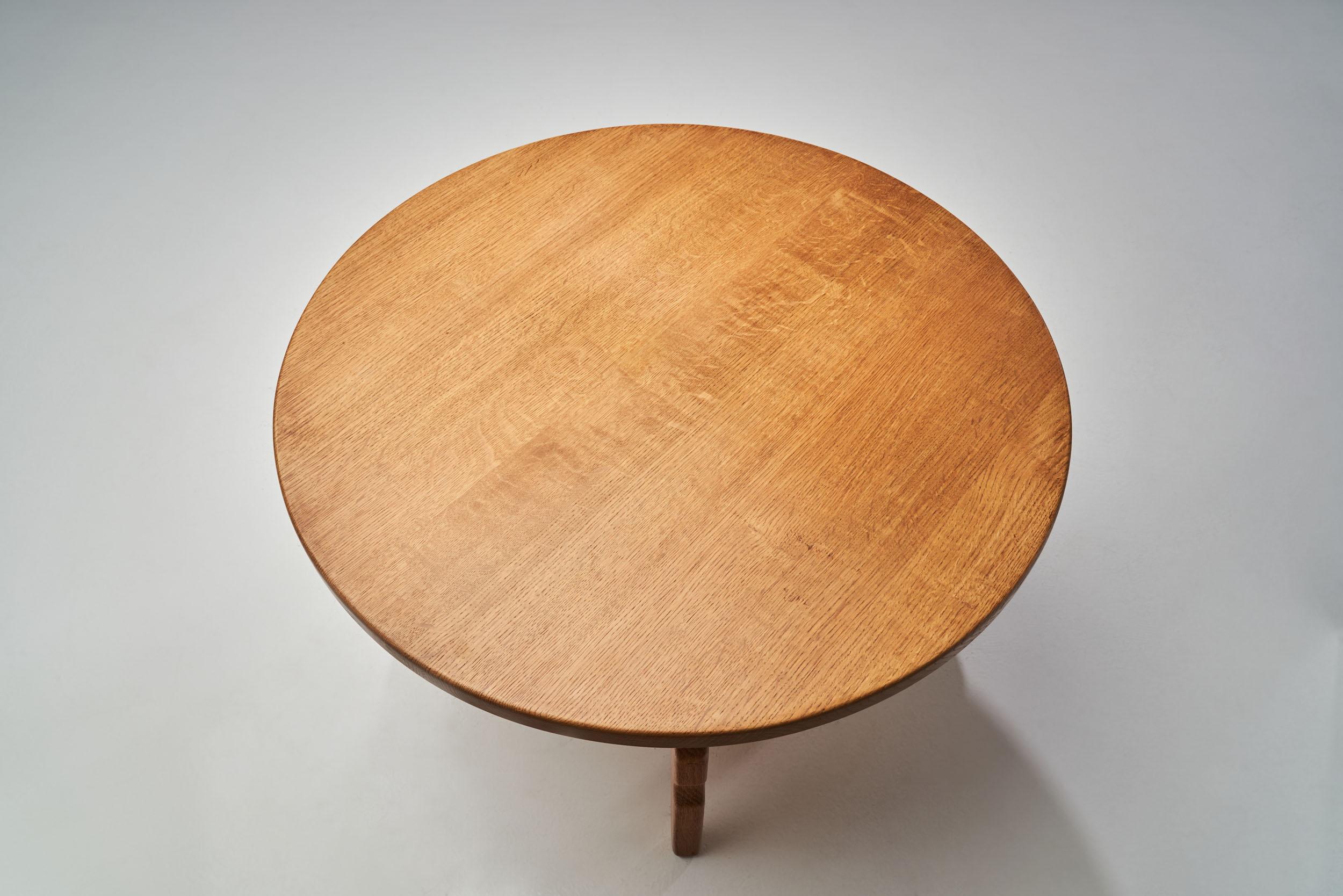 Mid-20th Century Solid Oak Coffee Table with Sculptural Legs, Denmark, ca 1950s For Sale