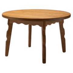 Tavolino in Oak massiccio con gambe scultoree, Danimarca, 1950 ca.