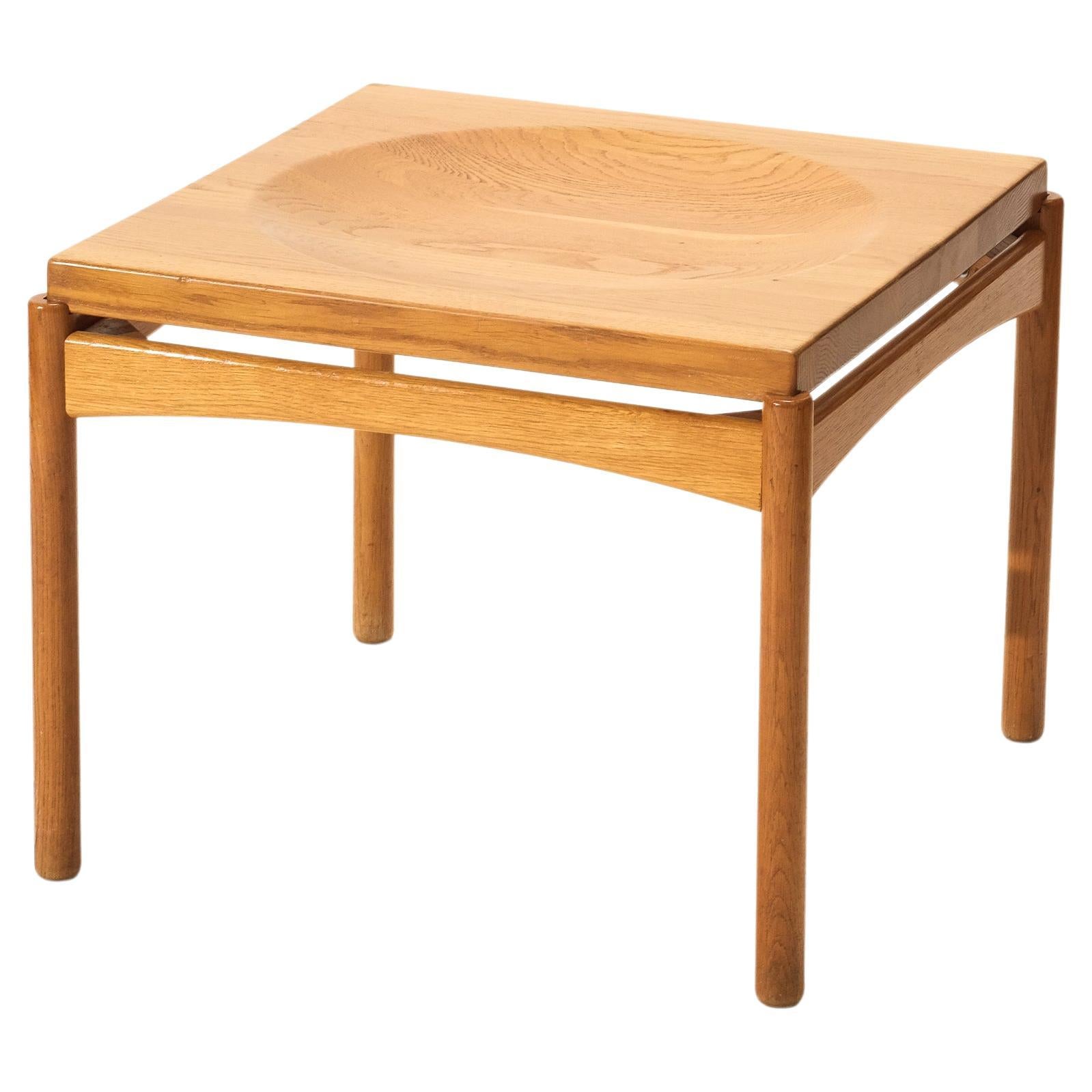 Table basse/plateau en Oak massif par Gunnar Myrstrand pour Källemo, Suède, années 1960