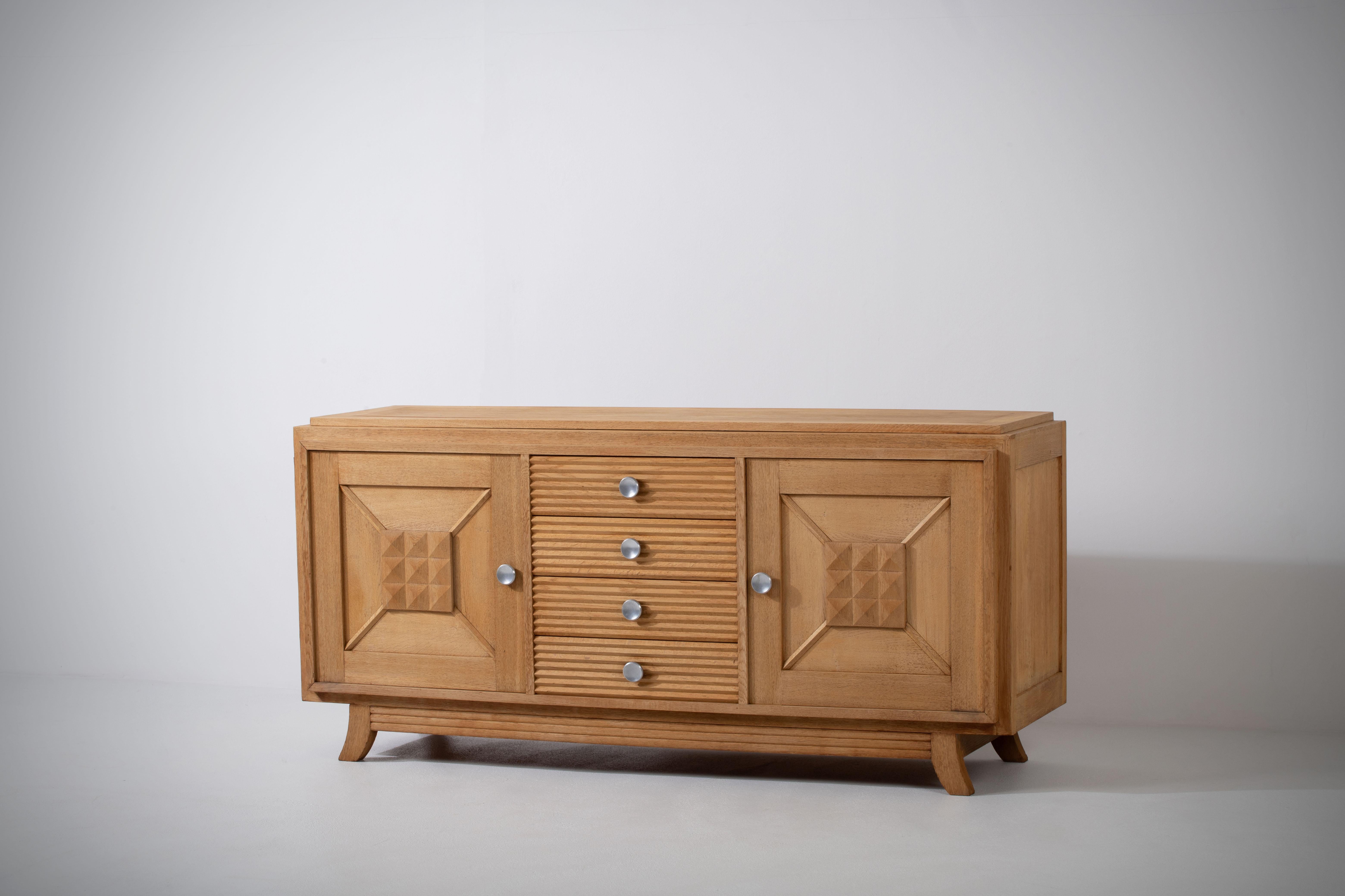 Solid Oak Credenza with Graphic Details, France, 1940s For Sale 5