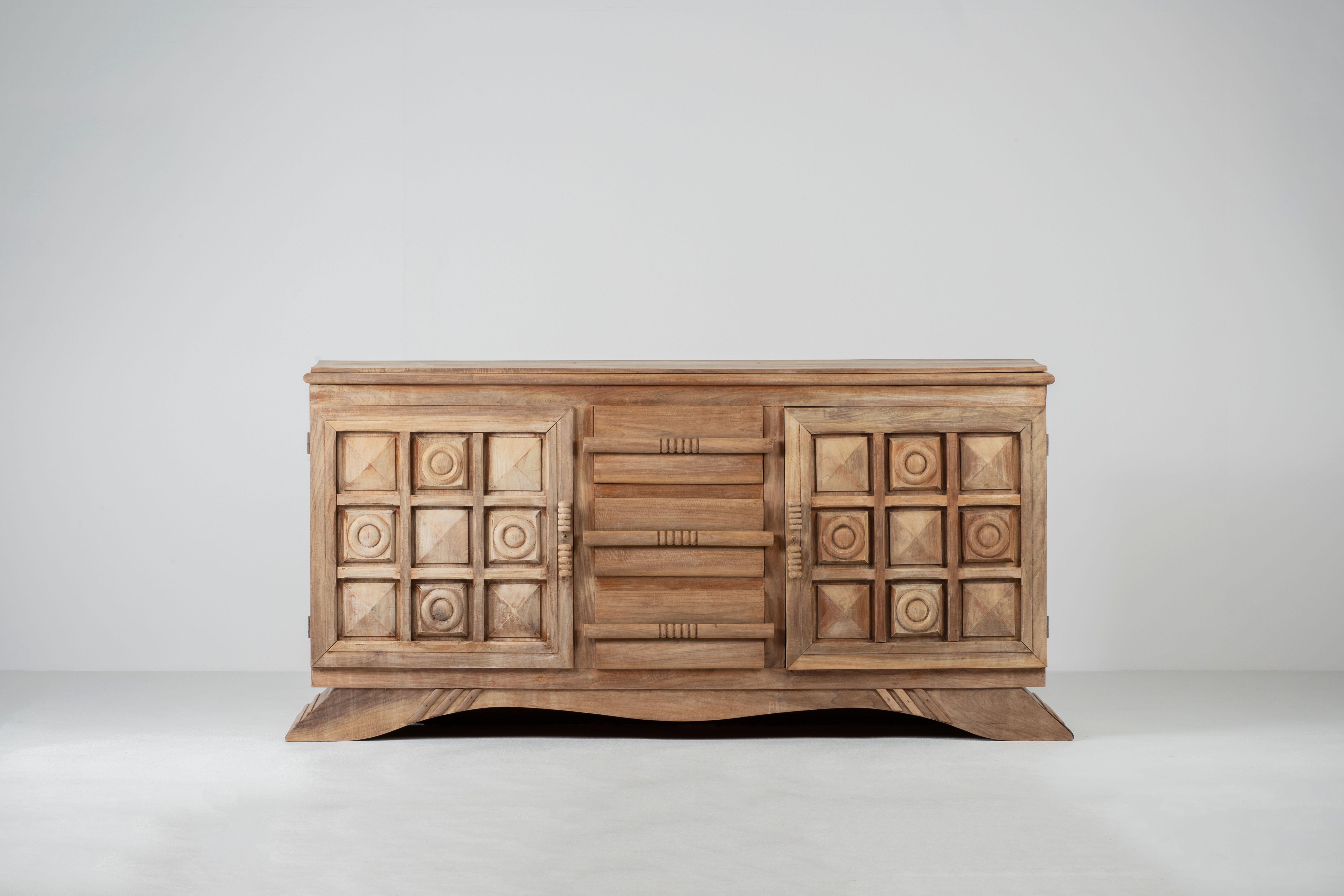 Solid Oak Credenza with Graphic Details, France, 1940s For Sale 8