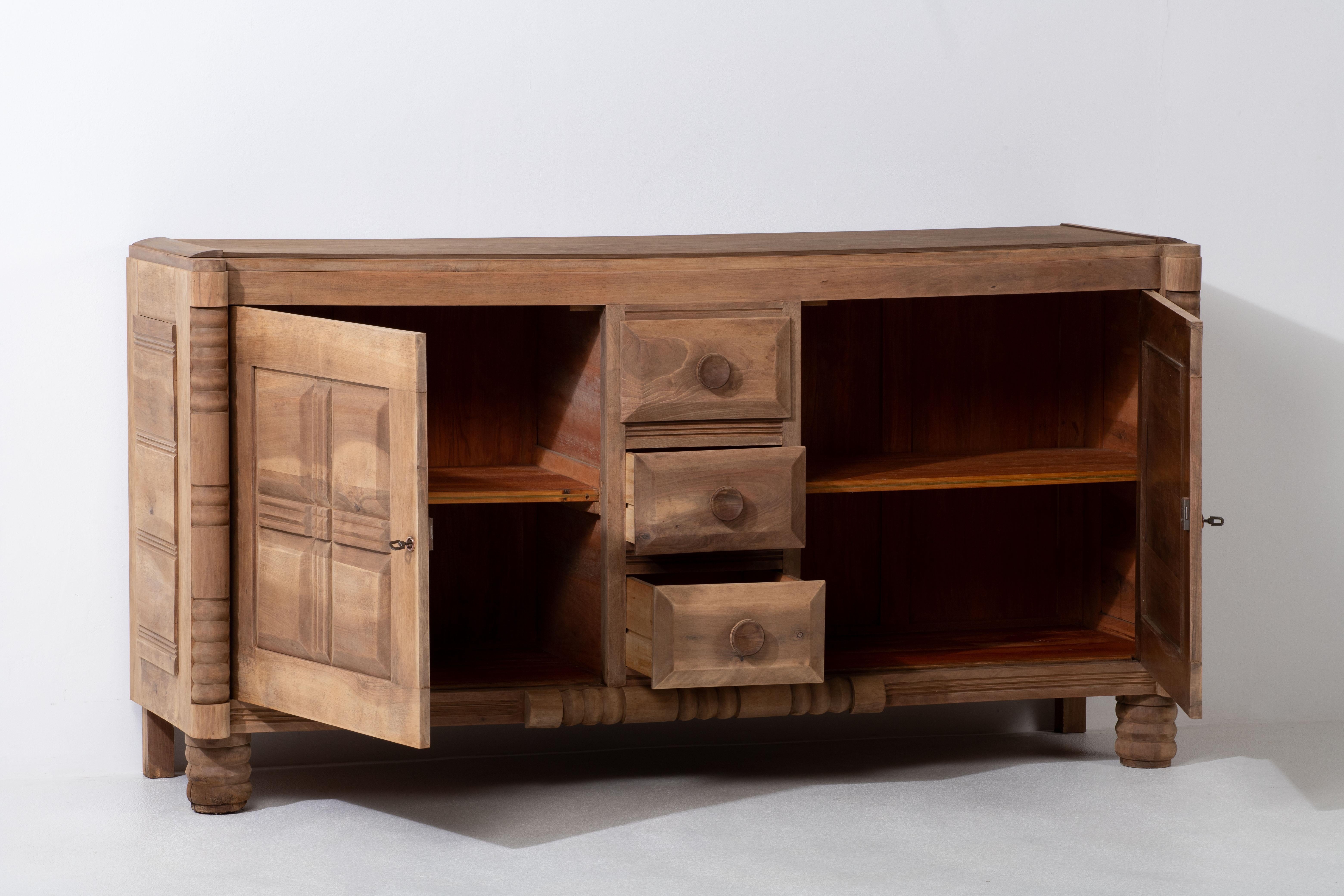 Solid Oak Credenza with Graphic Details, France, 1940s For Sale 7