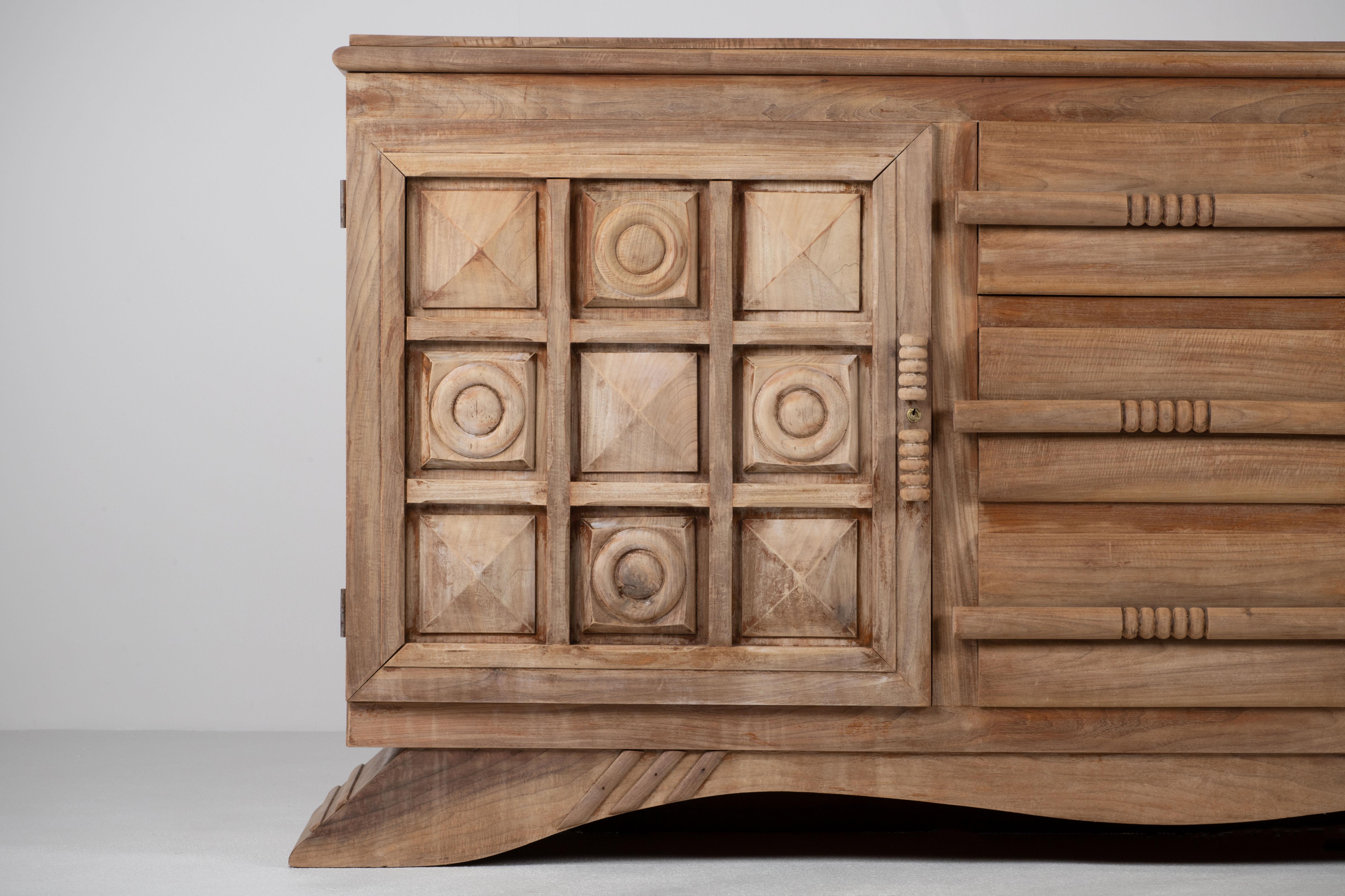 Solid Oak Credenza with Graphic Details, France, 1940s For Sale 9