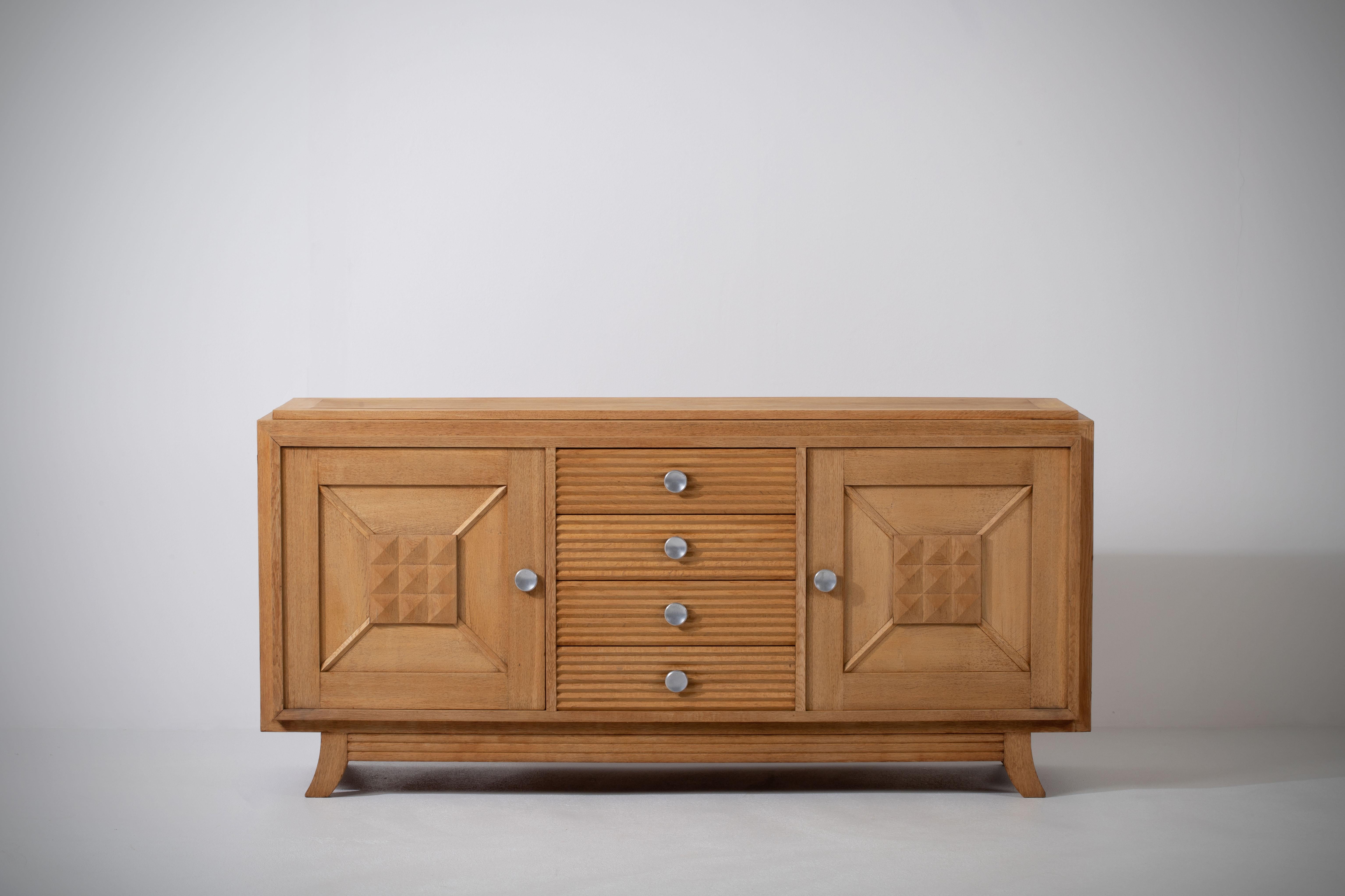 Solid Oak Credenza with Graphic Details, France, 1940s For Sale 10