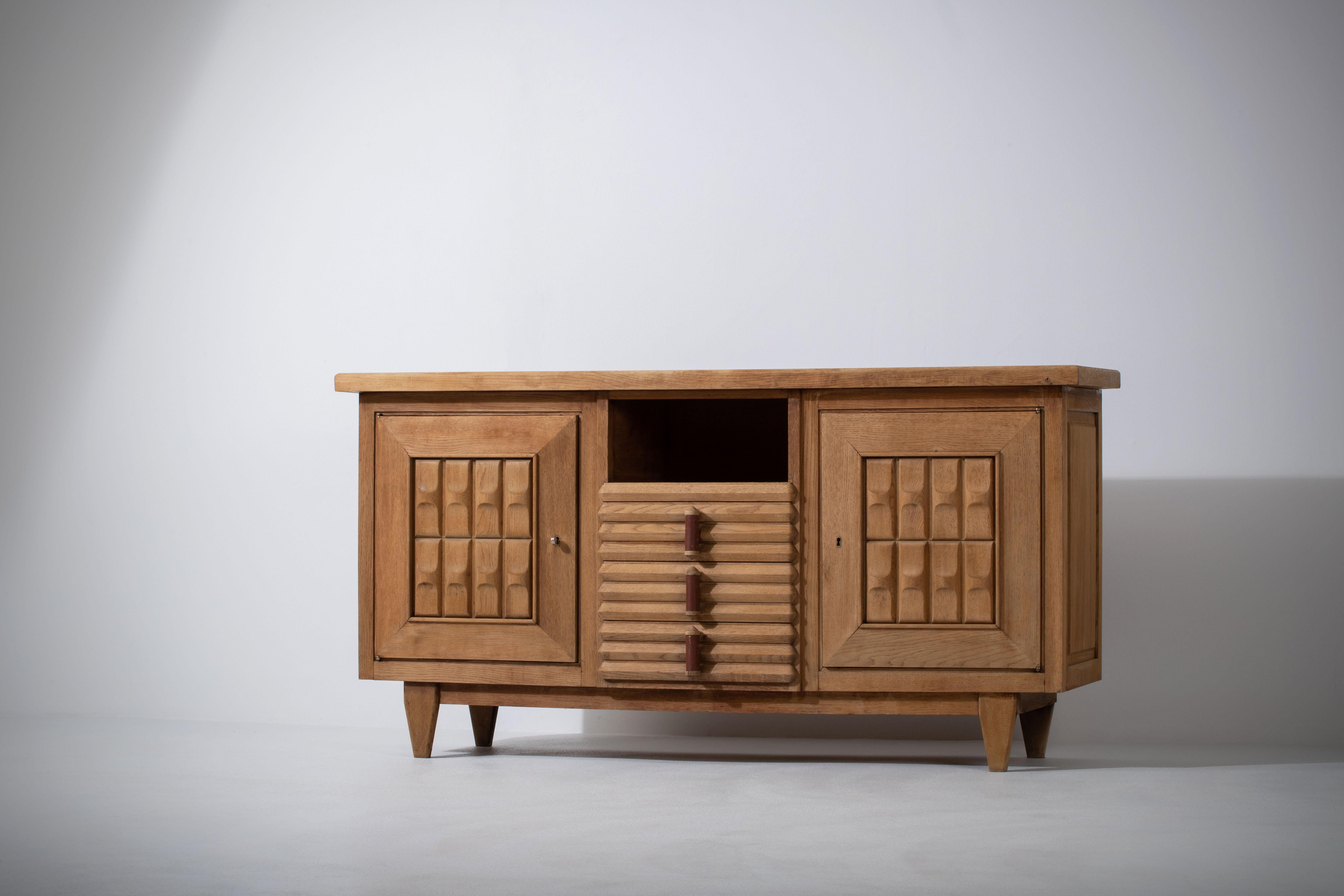 Solid Oak Credenza with Graphic Details, France, 1940s For Sale 12