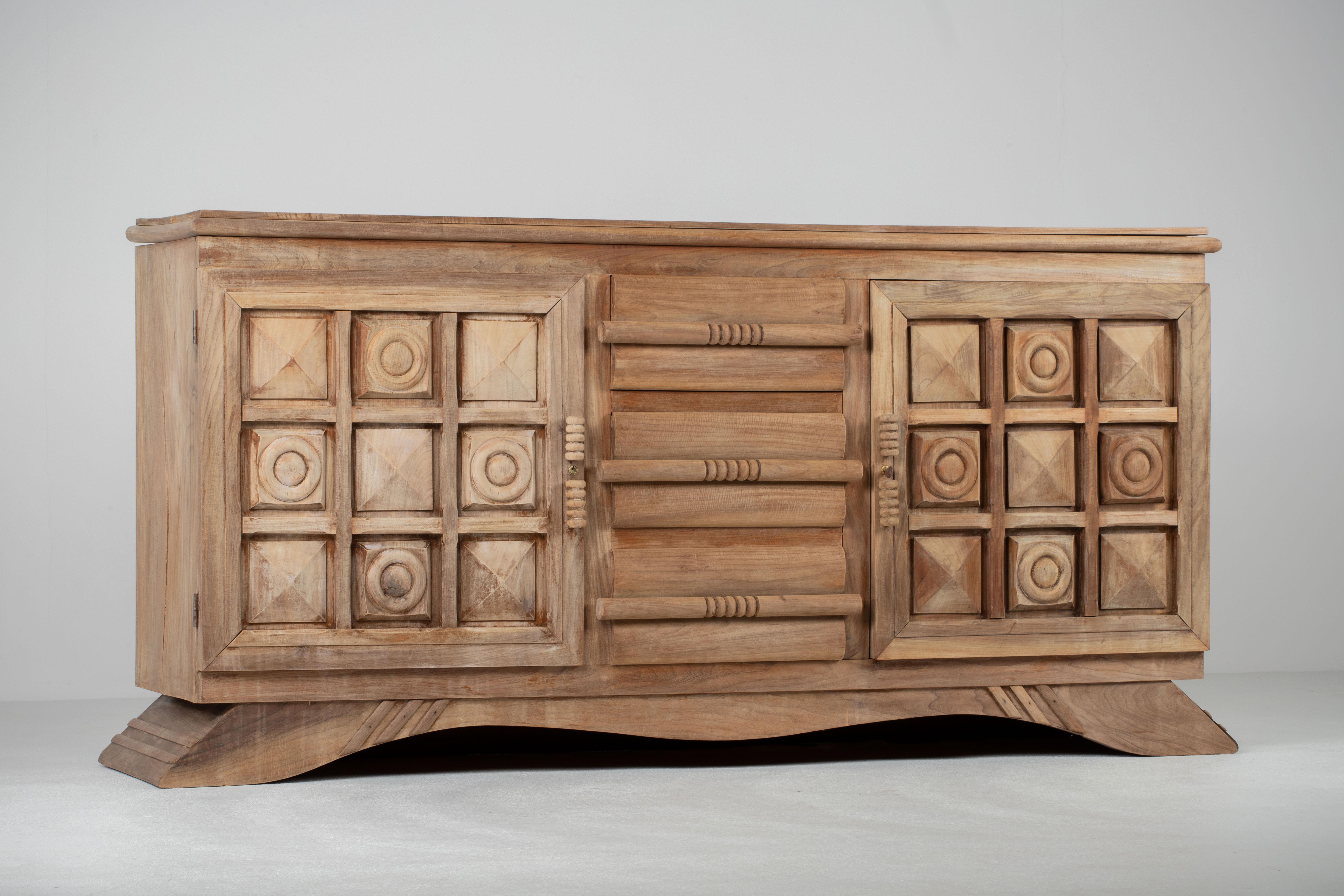 Mid-20th Century Solid Oak Credenza with Graphic Details, France, 1940s For Sale