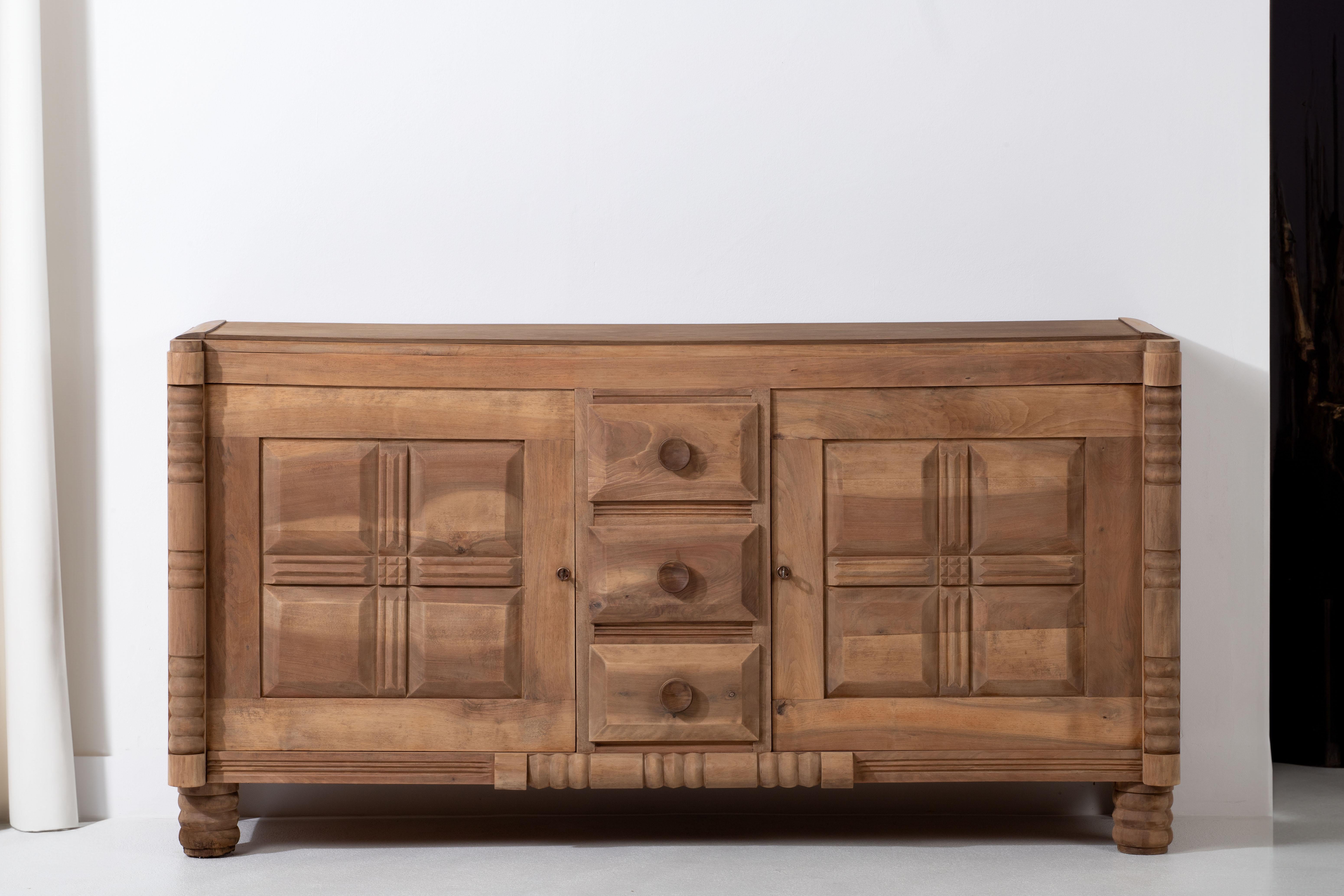 Solid Oak Credenza with Graphic Details, France, 1940s For Sale 2