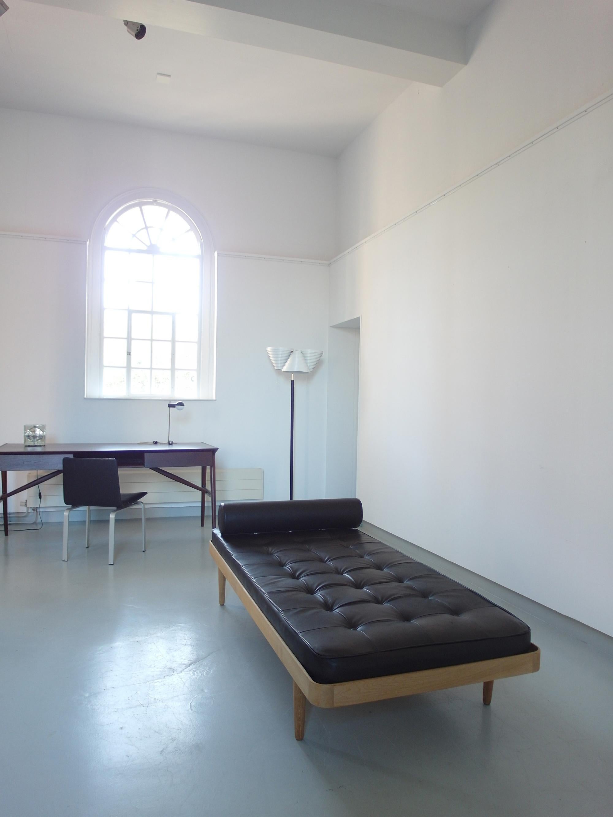 Solid Oak Danish Daybed with Brown-Black Leather Mattress, Denmark, circa 1956 8