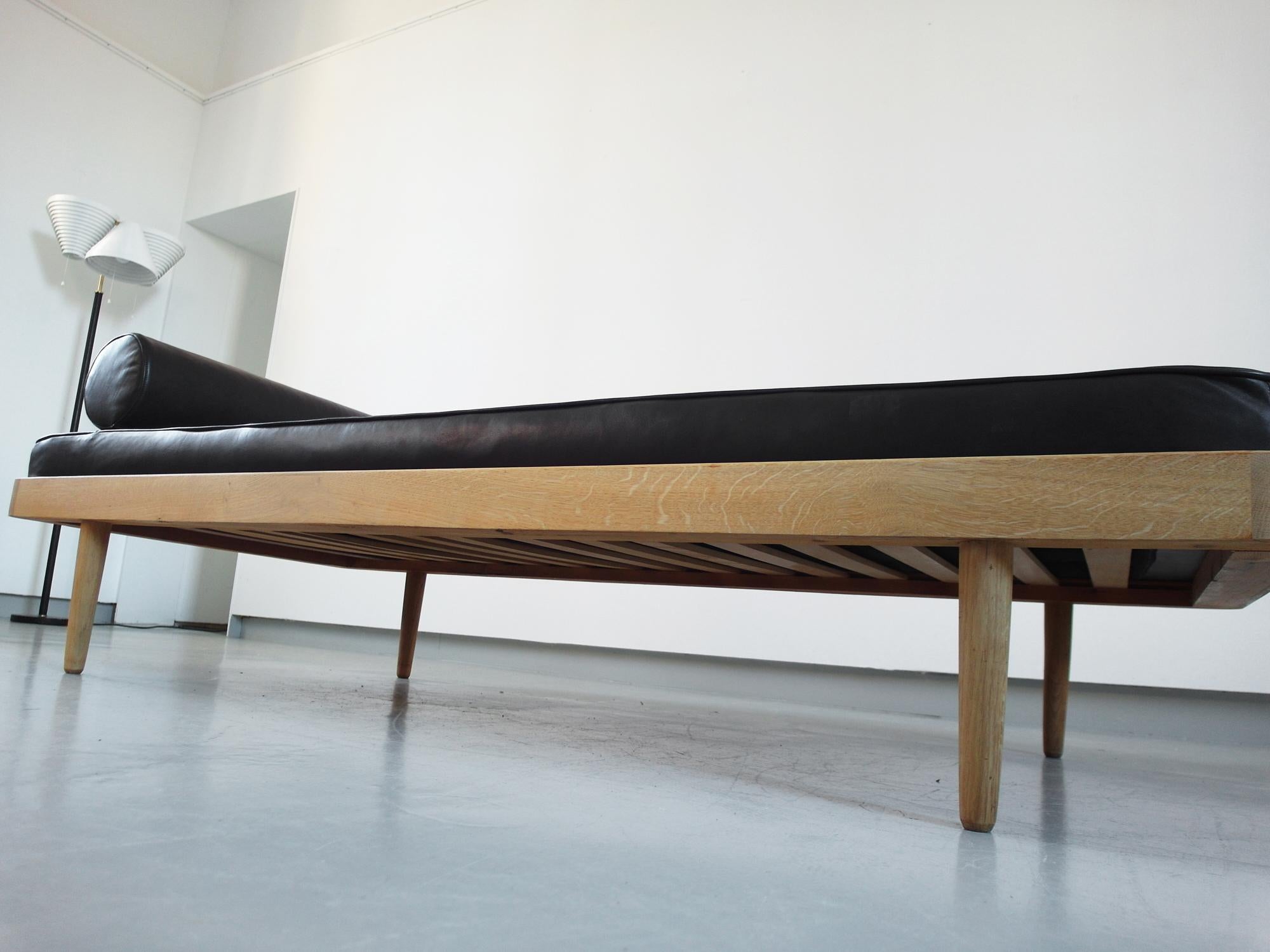 Solid Oak Danish Daybed with Brown-Black Leather Mattress, Denmark, circa 1956 12