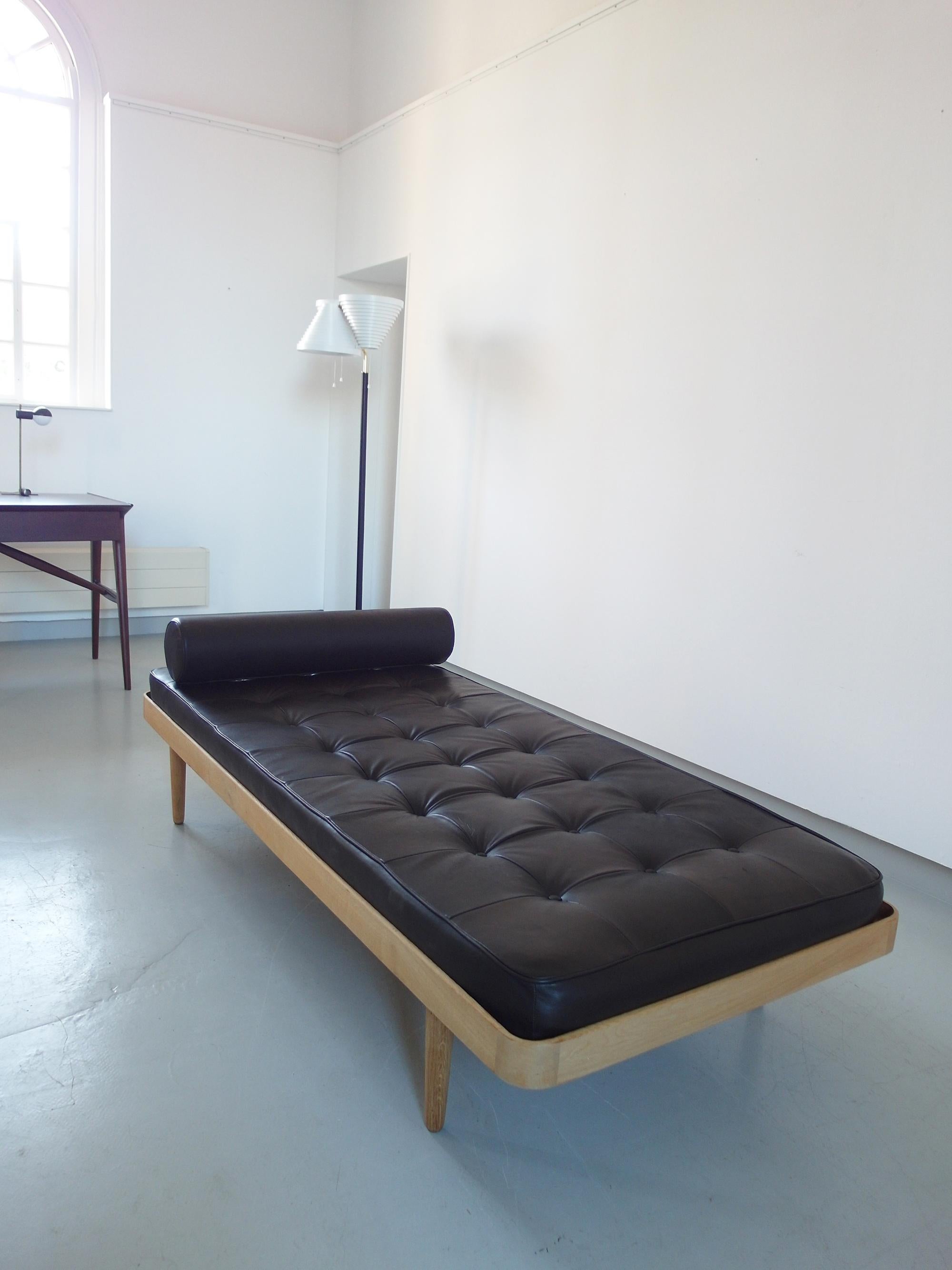 Mid-20th Century Solid Oak Danish Daybed with Brown-Black Leather Mattress, Denmark, circa 1956