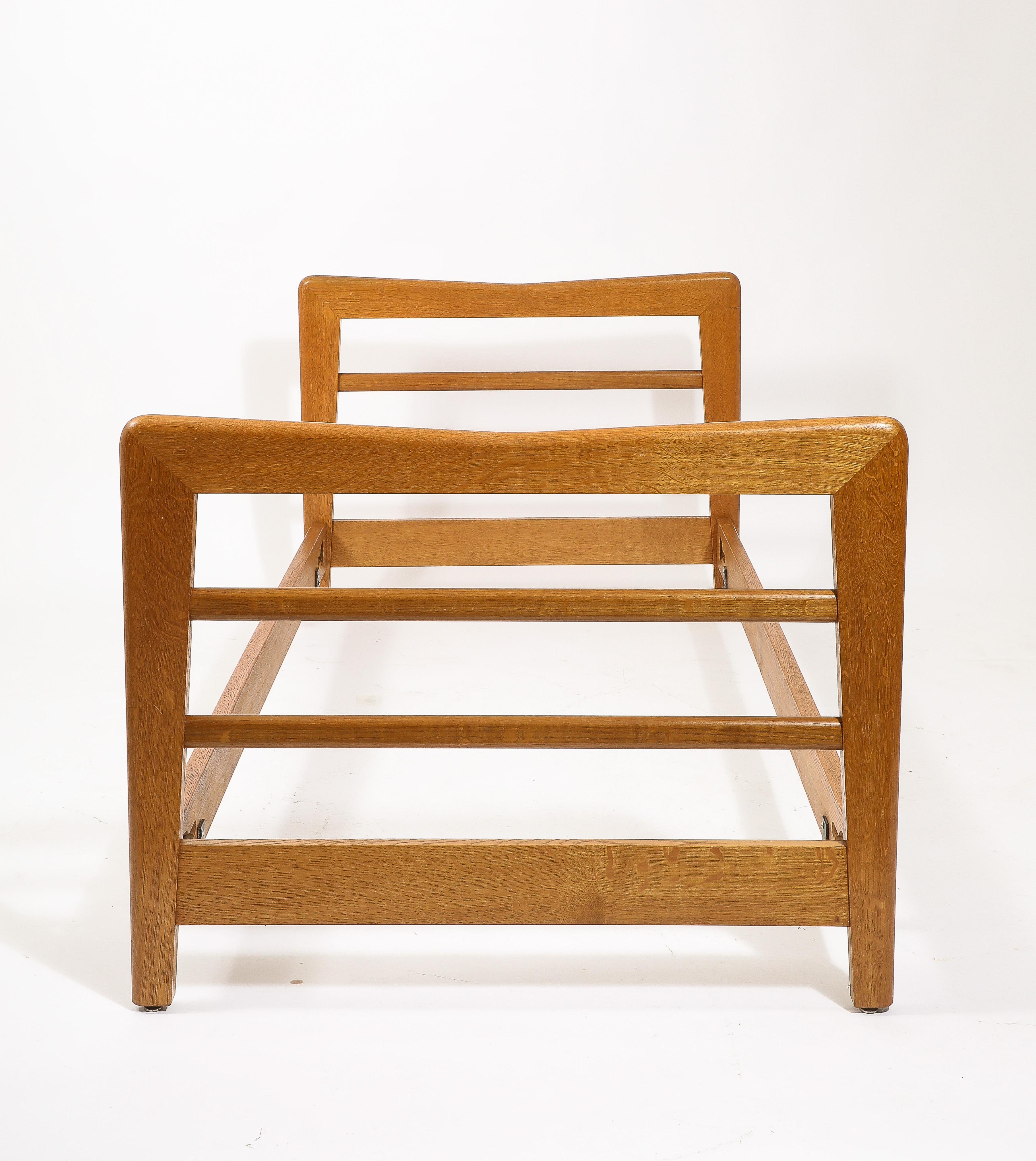 Letto da giorno in rovere massiccio di Guillerme & Chambron - Francia anni '60 in vendita 1