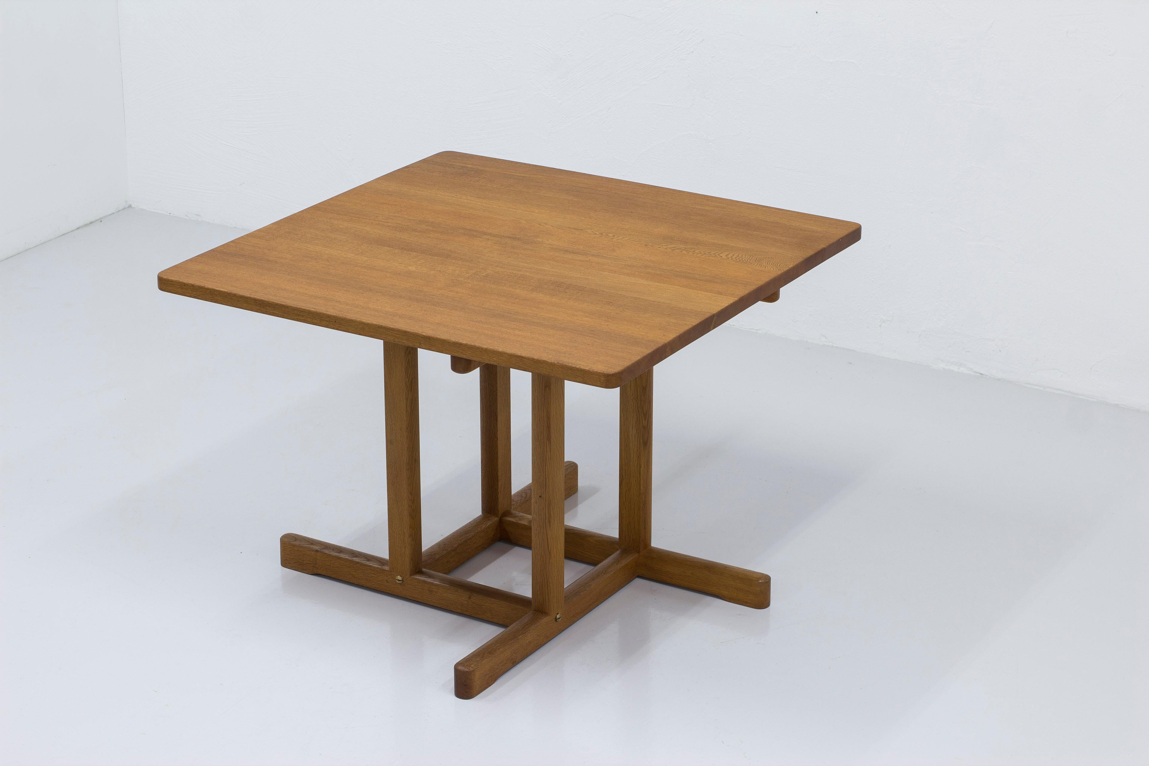 Scandinave moderne Table de salle à manger en chêne massif modèle 6288 par Børge Mogensen, Fredericia, Danemark Années 1960 en vente