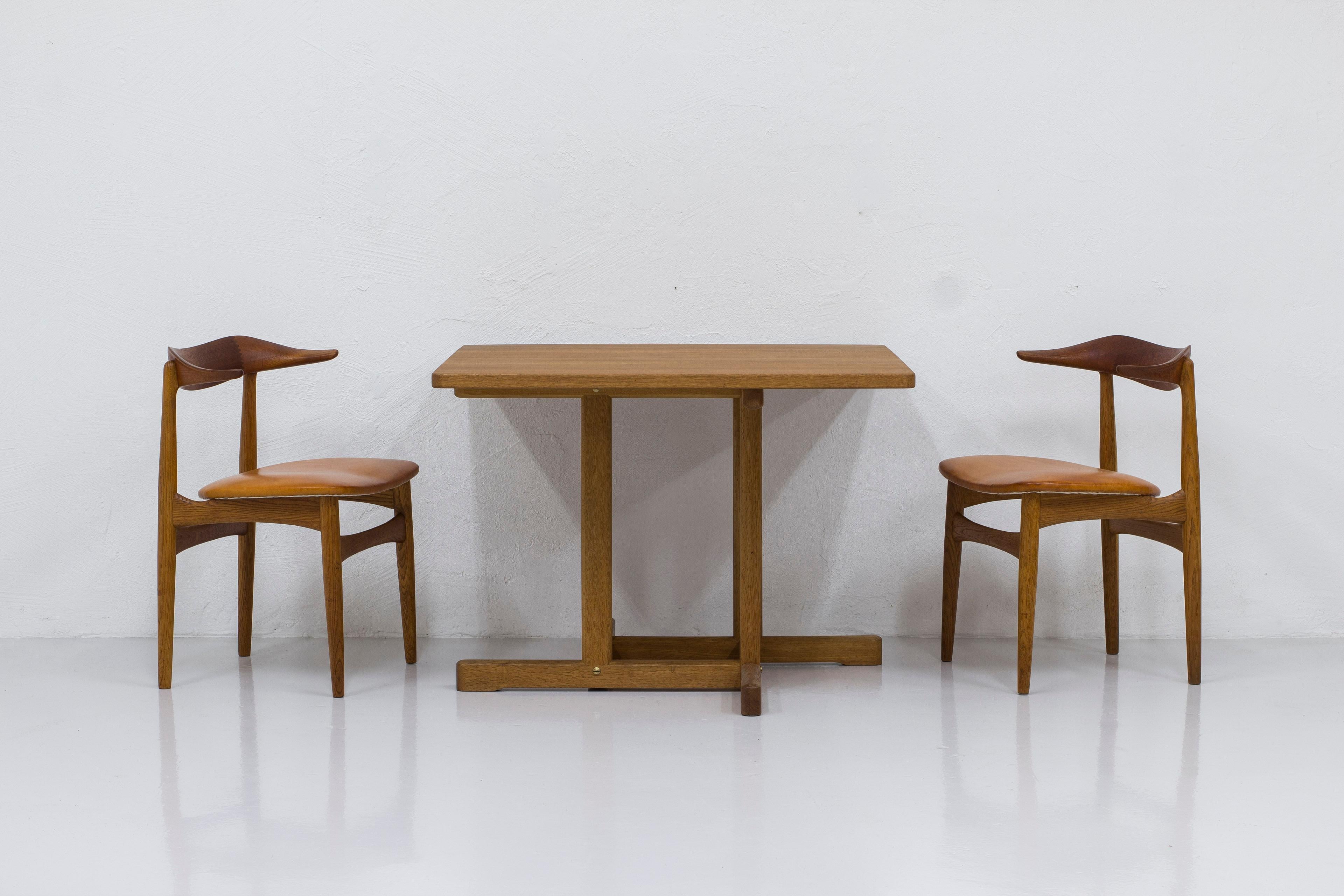 Mid-20th Century Solid oak dining table model 6288 by Børge Mogensen, Fredericia, Denmark 1960s For Sale