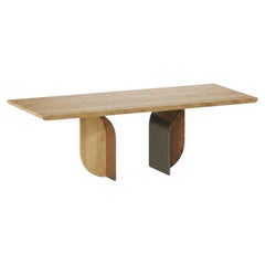 Mesa de comedor de roble macizo con base de hierro lacado a medida de Carlesi Tonelli Studio