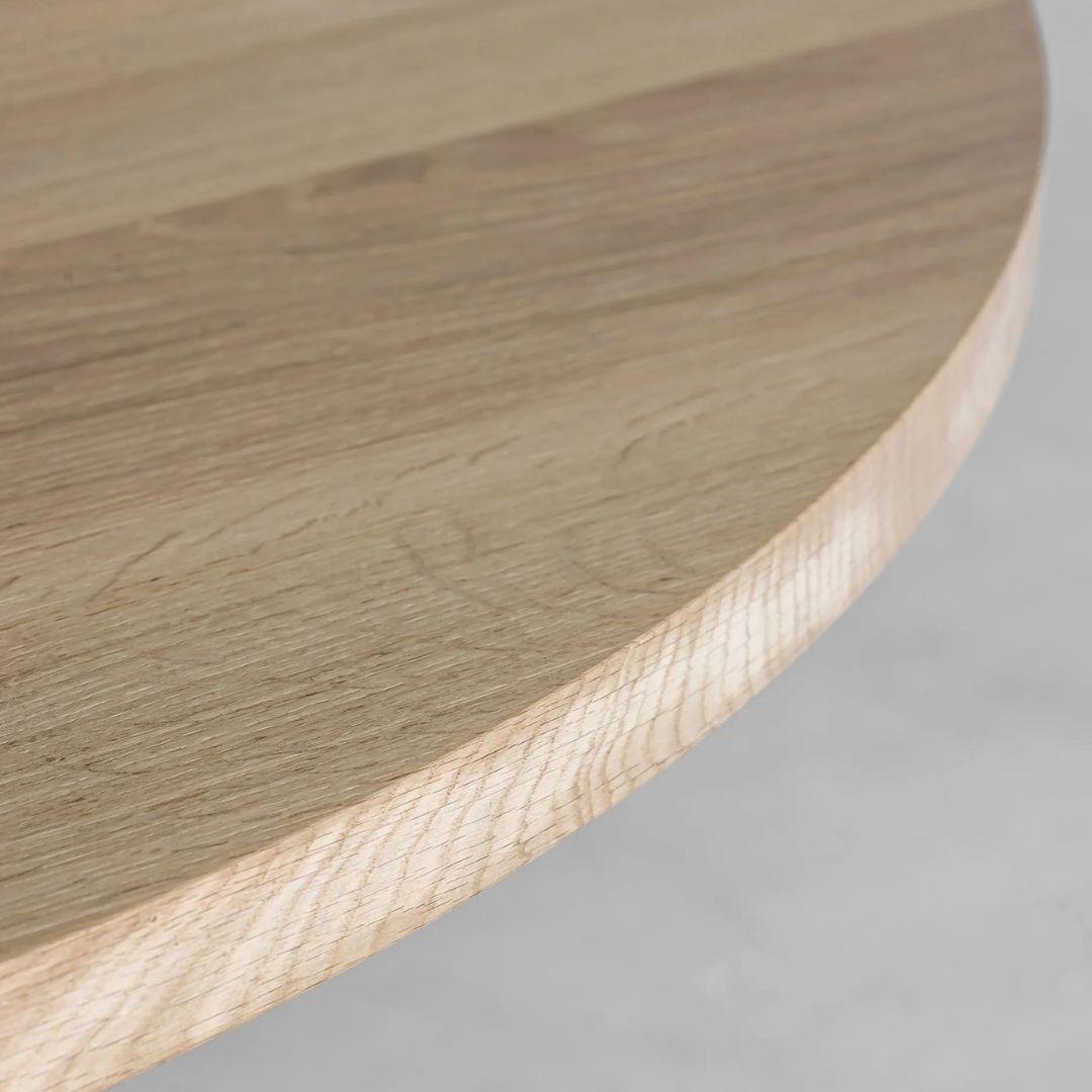 Table de salle à manger avec base sculpturale, fabriquée à la main en Belgique en vente 1