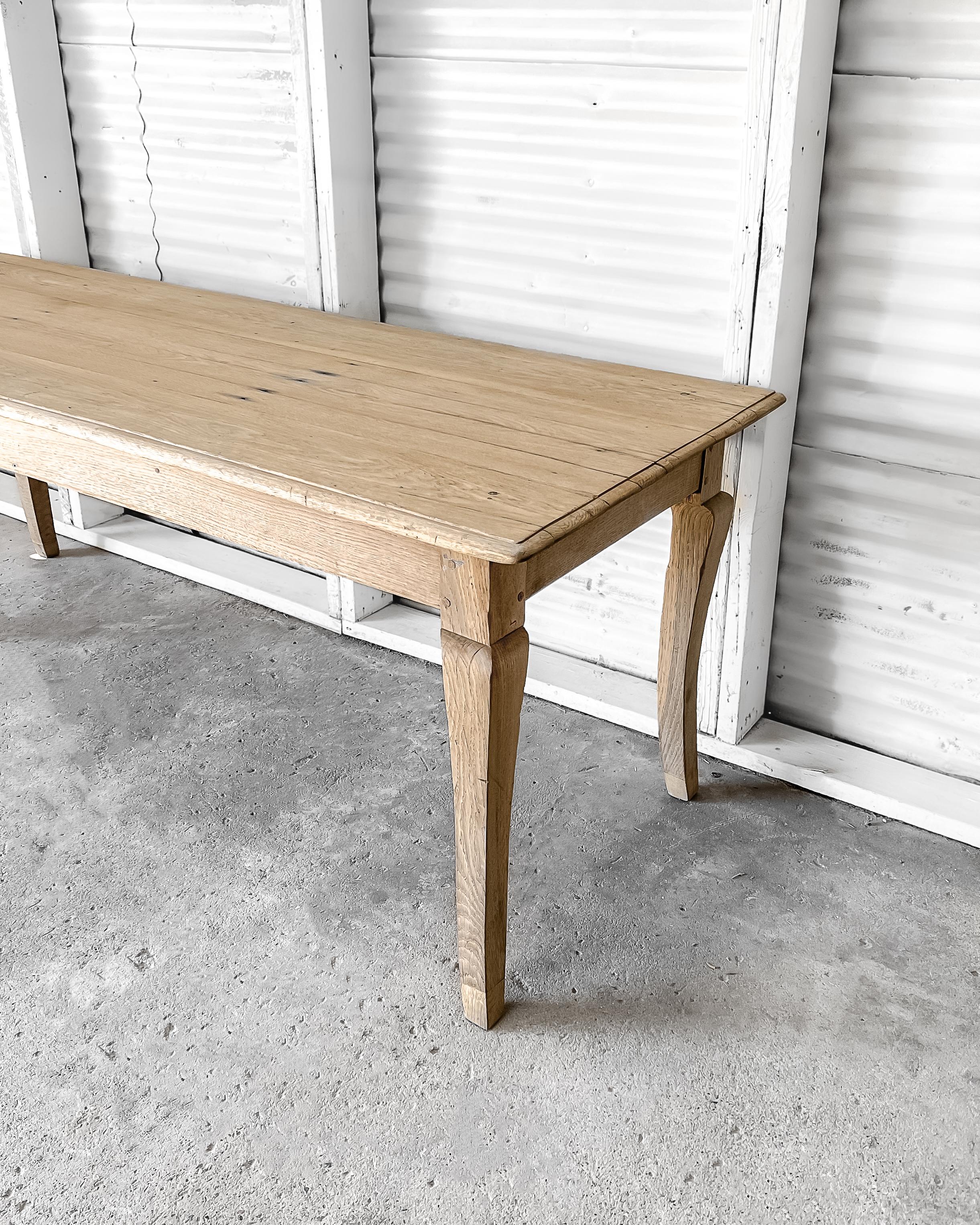 Solid Oak French Cabriole Leg Dining Table For Sale at 1stDibs