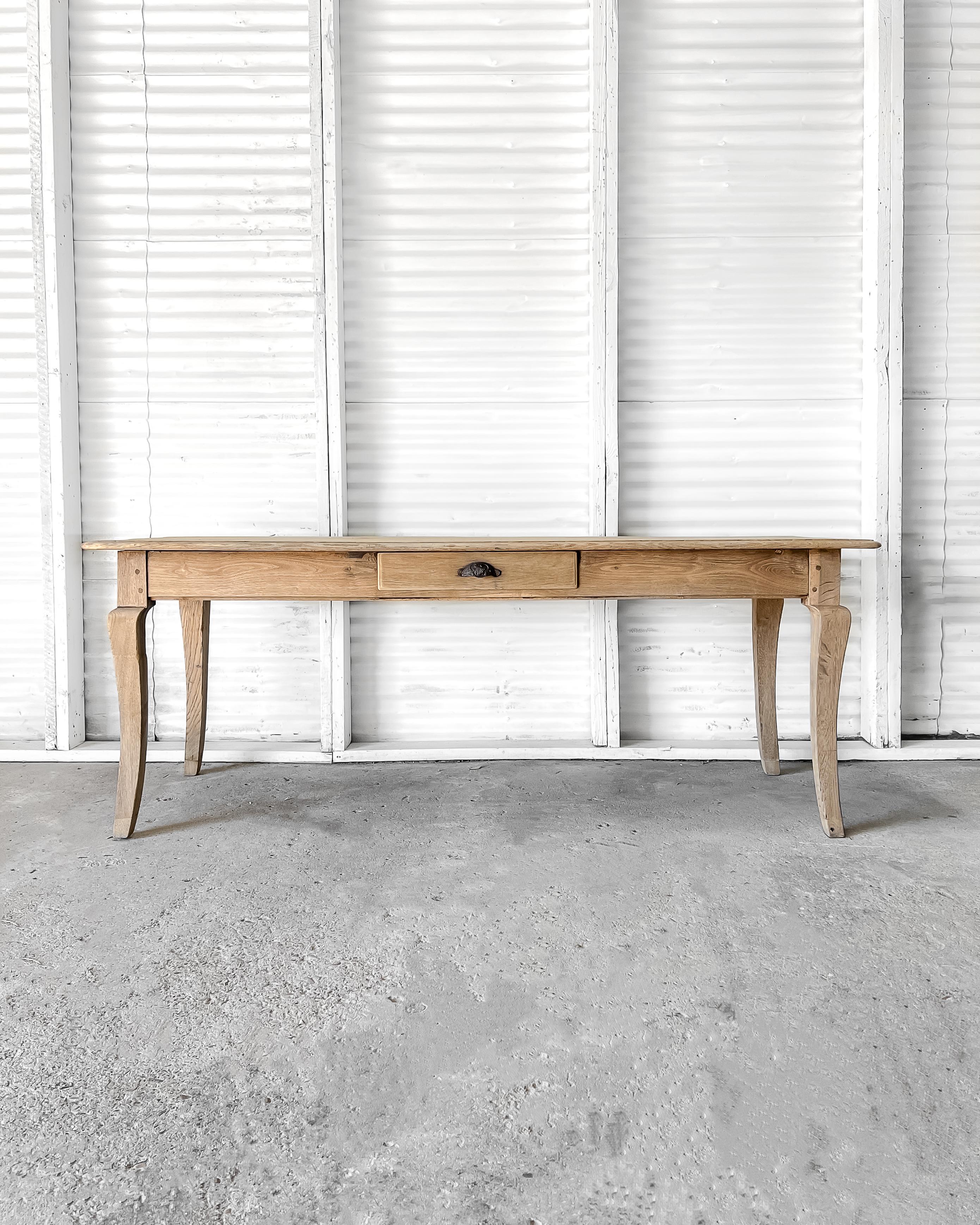 Solid Oak French Cabriole Leg Dining Table For Sale at 1stDibs