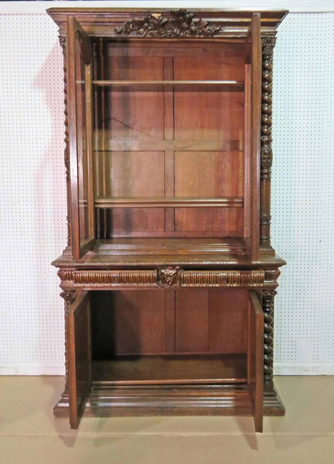 Solid Oak French Carved Two Piece China Cabinet Bookcase circa 1870s For Sale 2