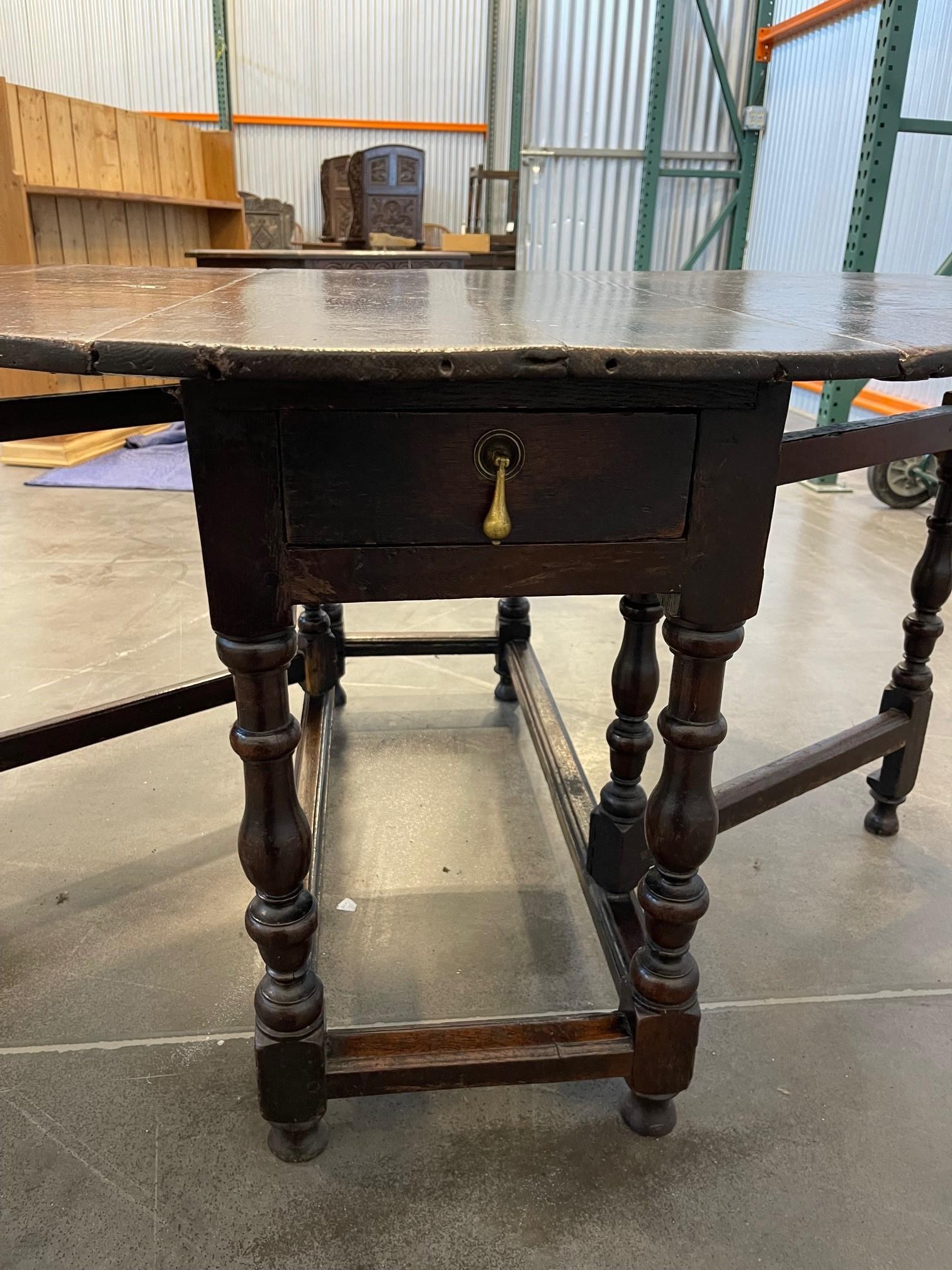 Solid Oak Gate-Leg Table Circa 1690 For Sale 6