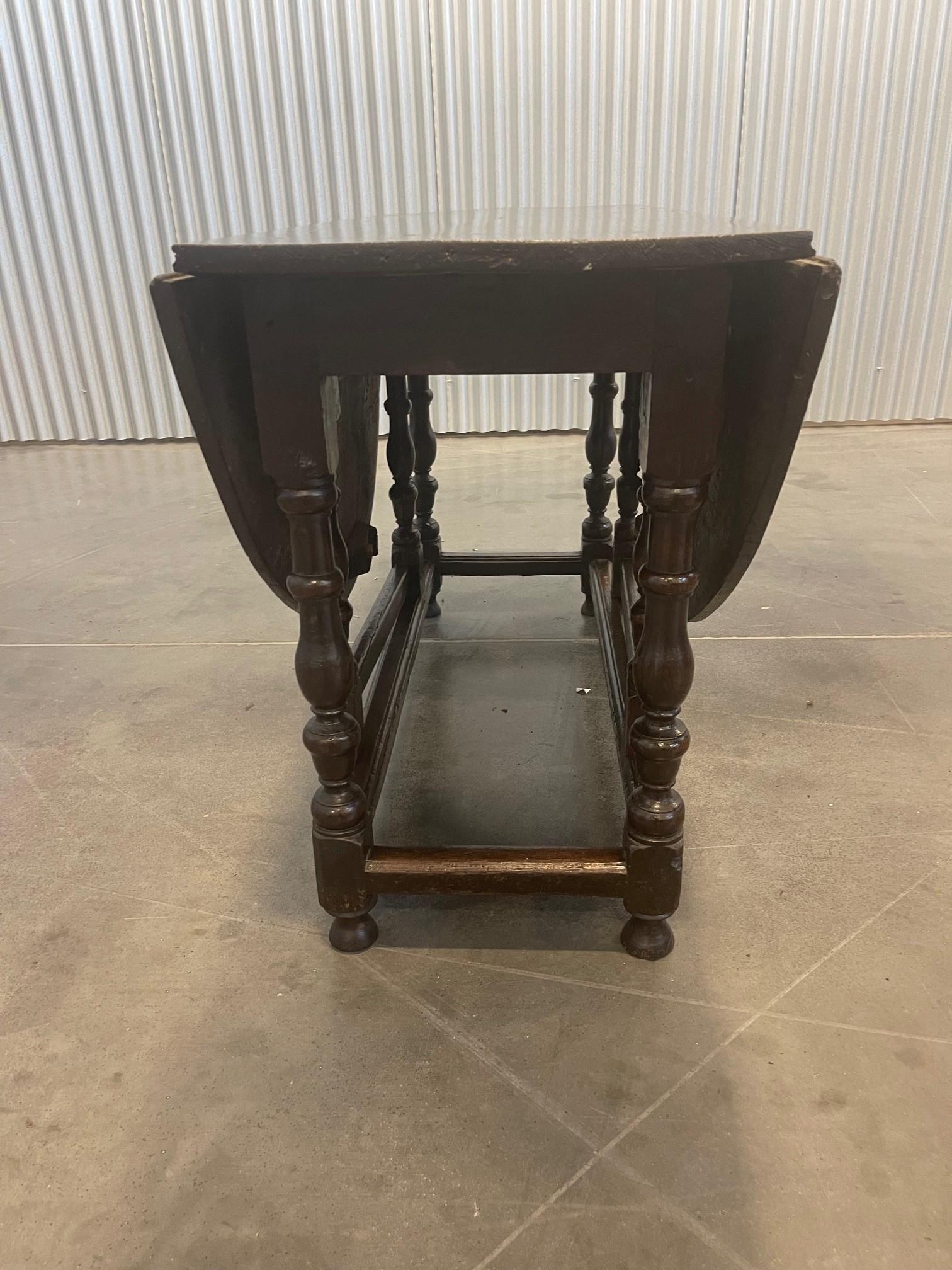 Solid Oak Gate-Leg Table Circa 1690 For Sale 9