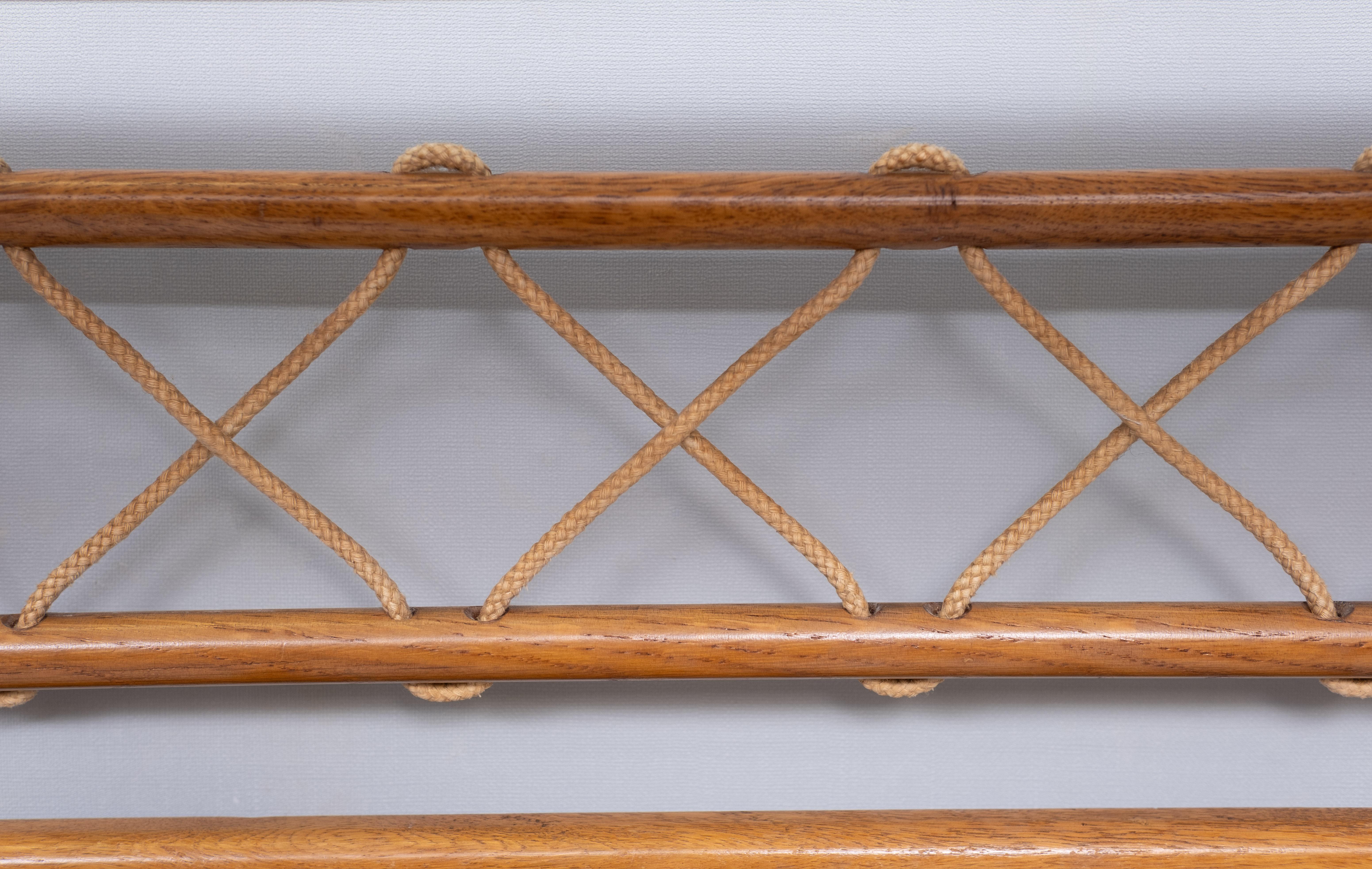 Néerlandais Porte-manteau suspendu en Oak Oak massif  Johan Wulfers  Hollande des années 1950 en vente