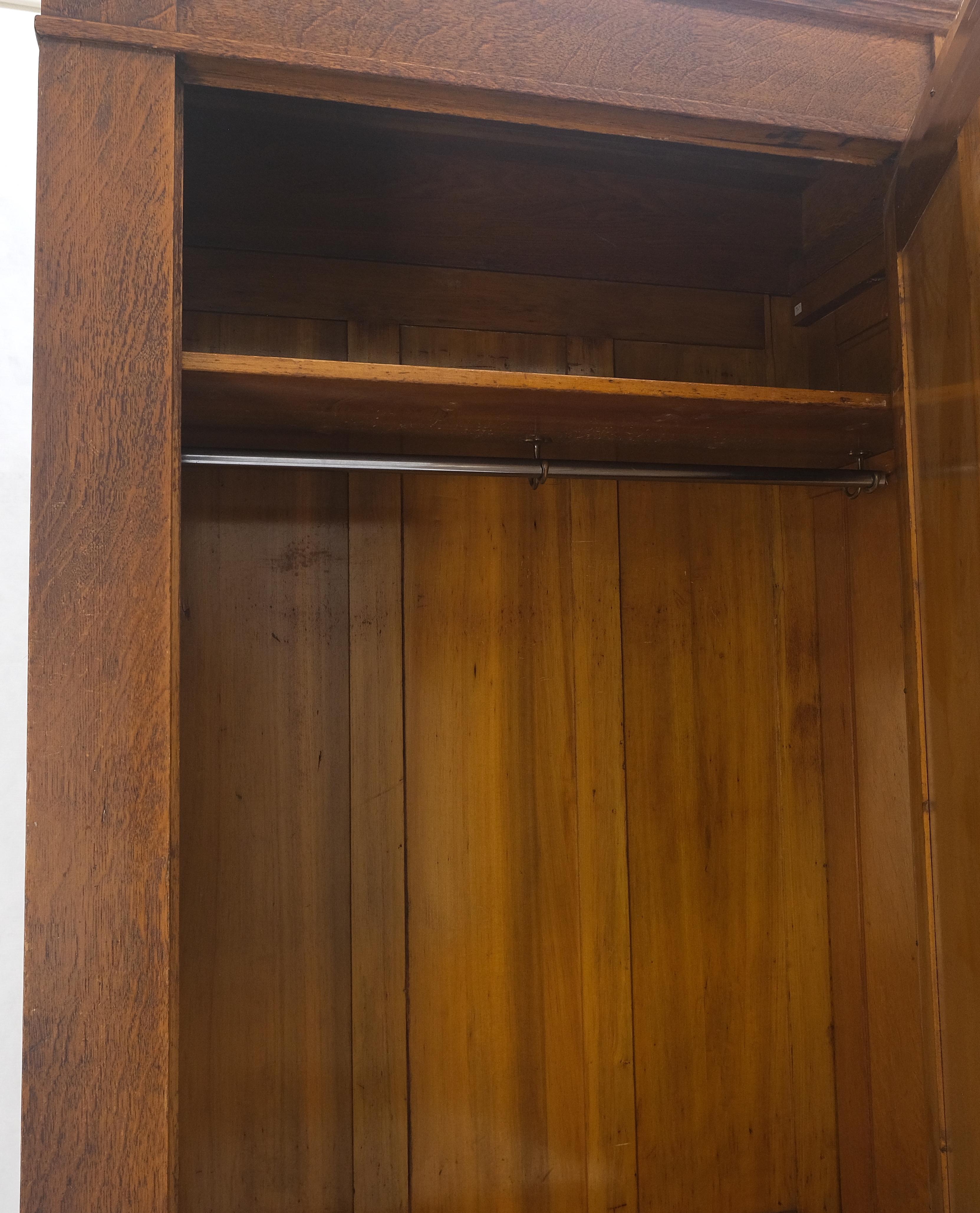 Massive EICHE Massive Arts & Craft Eine Tür Kleiderschrank Kleiderschrank Große abgeschrägten Spiegel im Zustand „Gut“ im Angebot in Rockaway, NJ