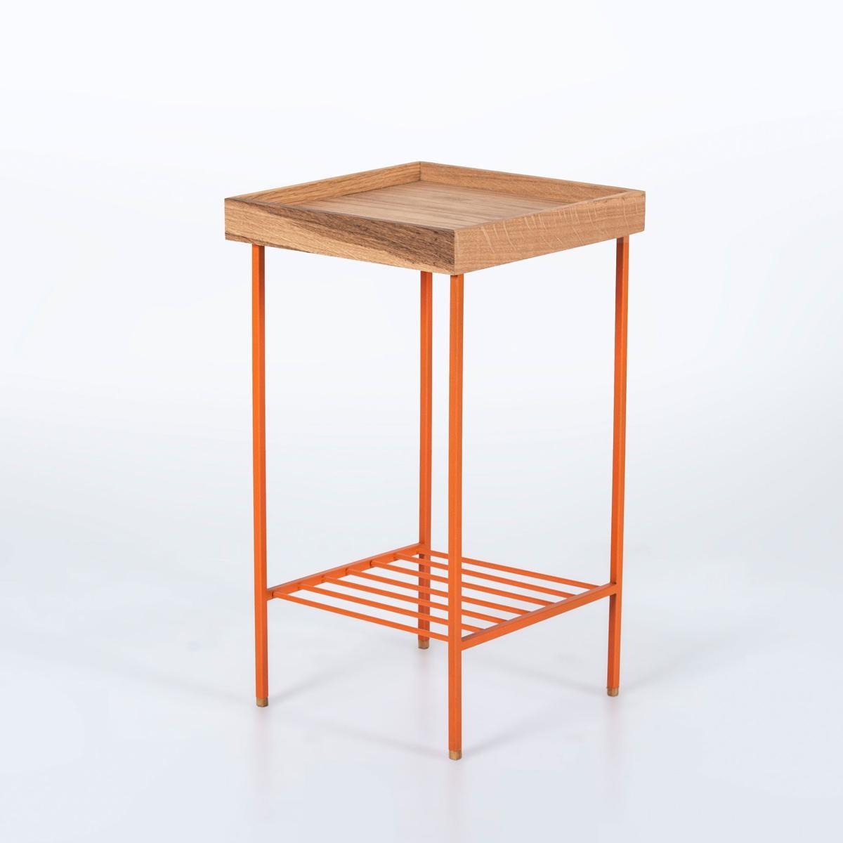 Turc Table d'appoint / Plant Stand en Oak massif - Série EDGE, avec pieds en métal coloré en vente