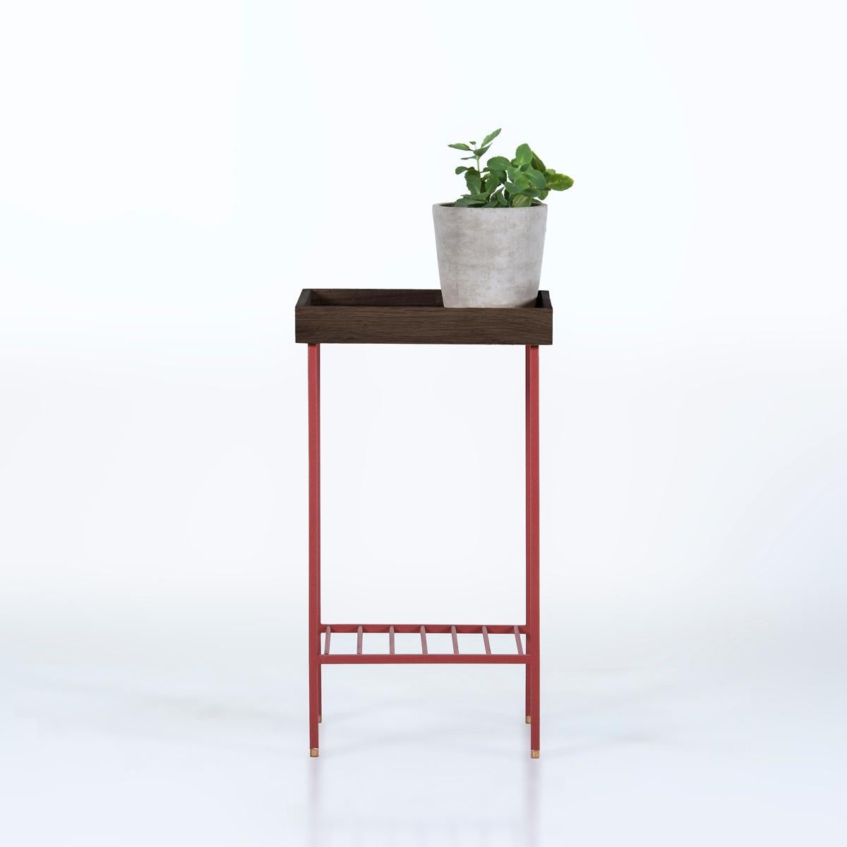 Fait main Table d'appoint / Plant Stand en Oak massif - Série EDGE, avec pieds en métal coloré en vente