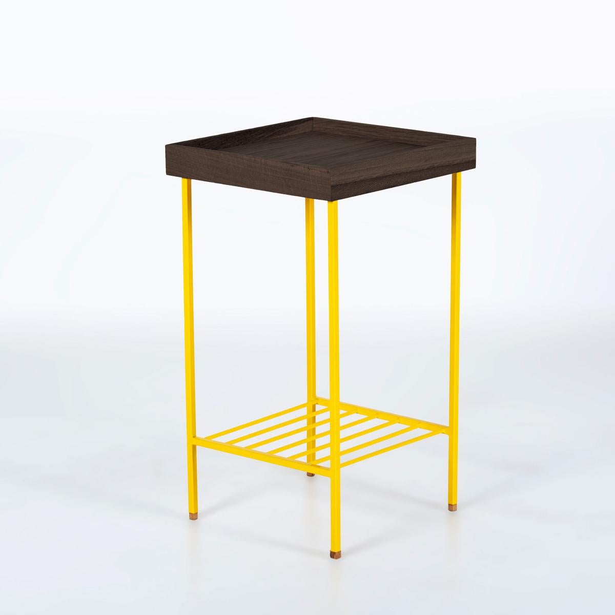 Métal Table d'appoint / Plant Stand en Oak massif - Série EDGE, avec pieds en métal coloré en vente