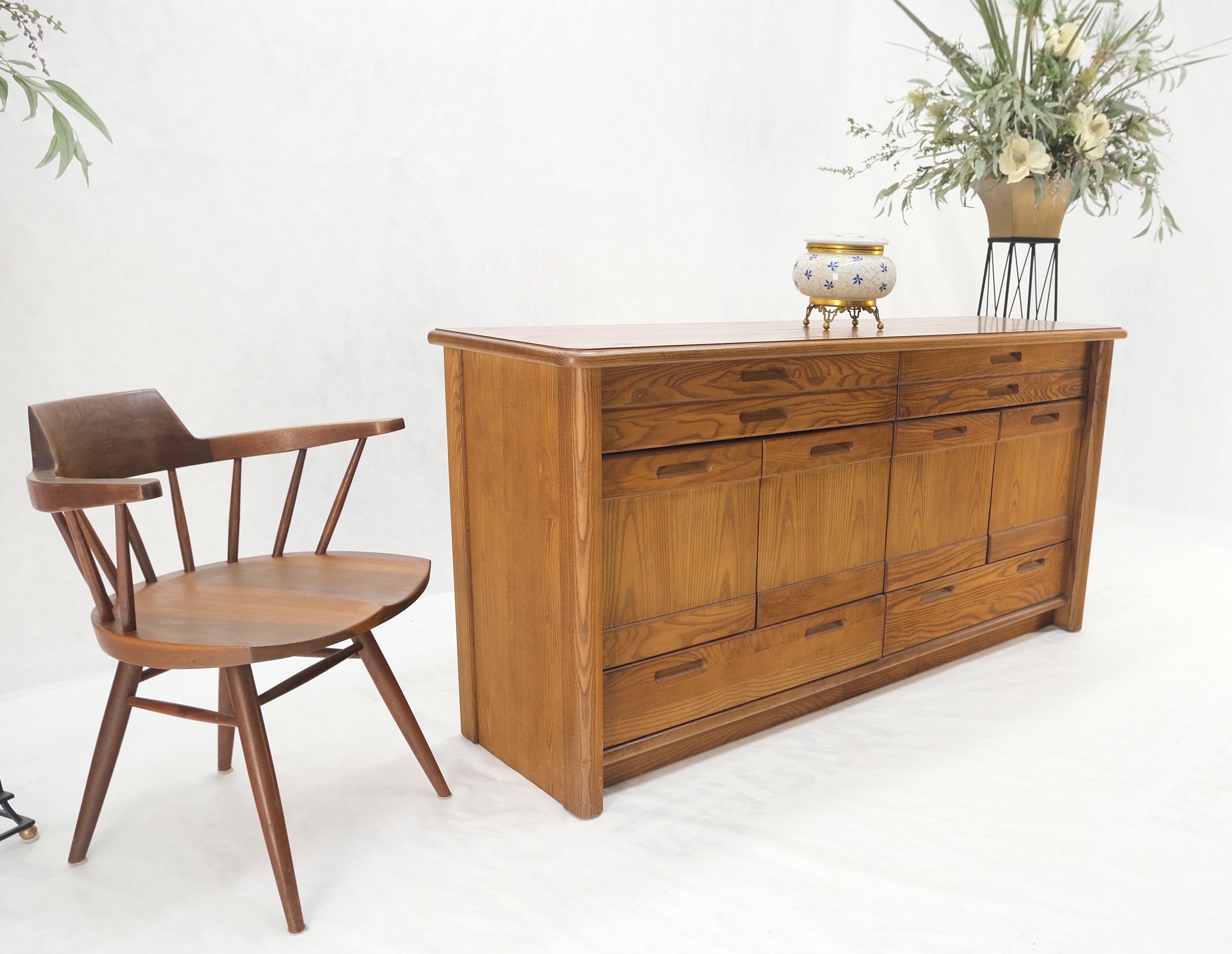 Solid Oak Mid-Century Modern Credenza Server Two Door Compartments Cabinet Mint! For Sale 5