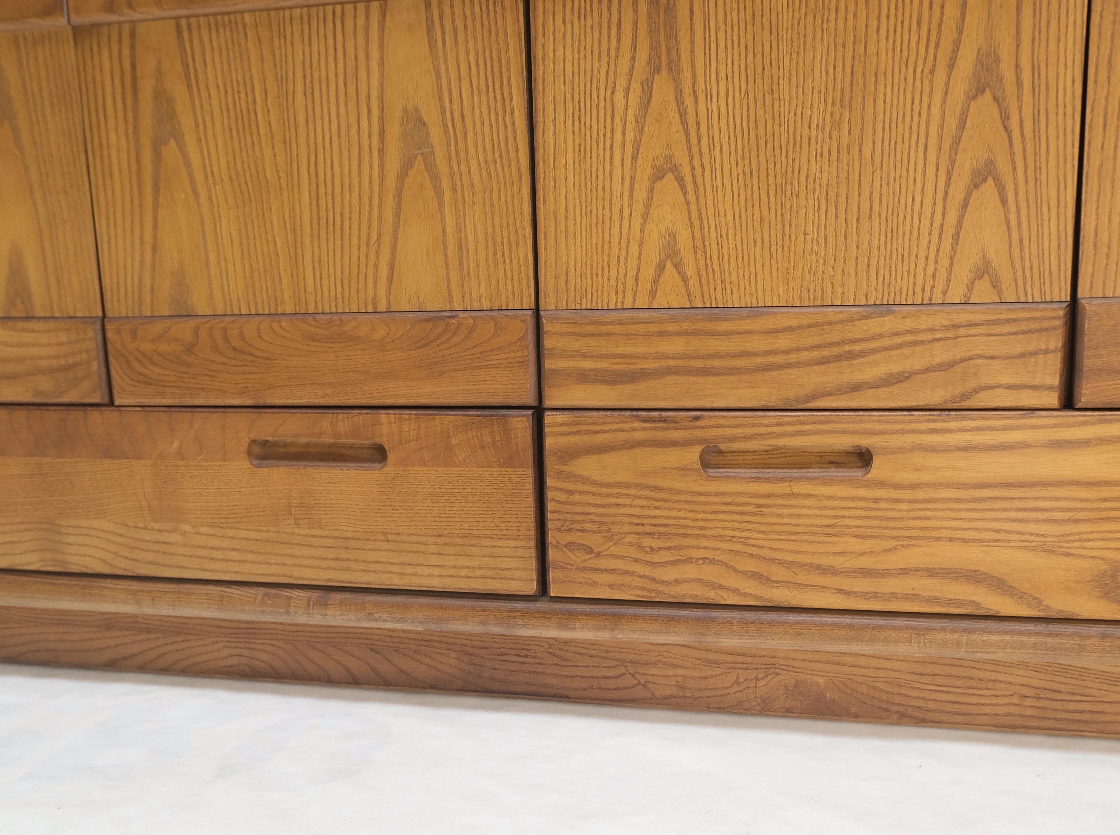 Solid Oak Mid-Century Modern Credenza Server Two Door Compartments Cabinet Mint! For Sale 2