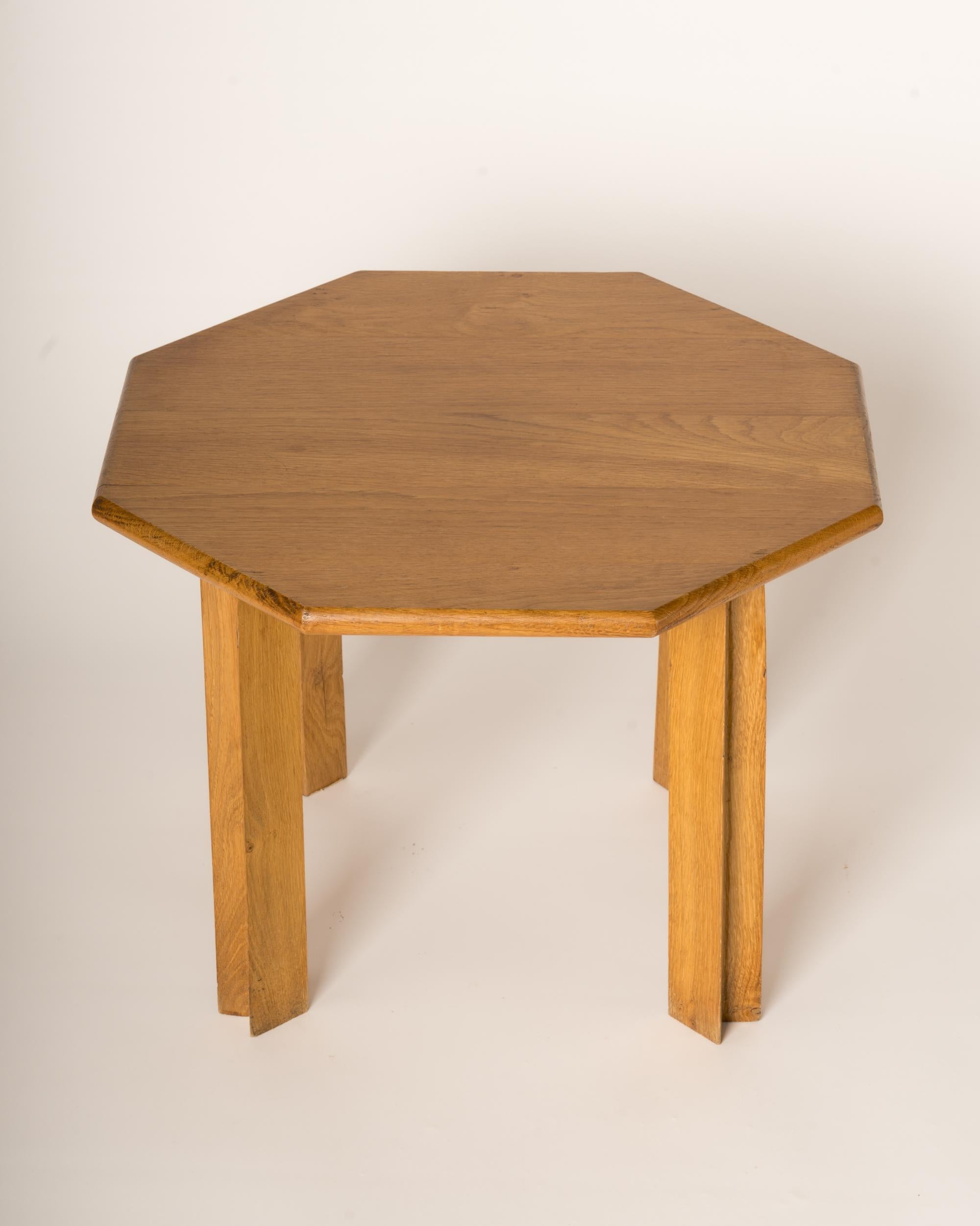 French Solid Oak Minimalist Side Table with Scultpted Legs, France, 1970's For Sale
