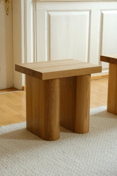 Solid oak minimalist stool round legs by HOLDHOLD
