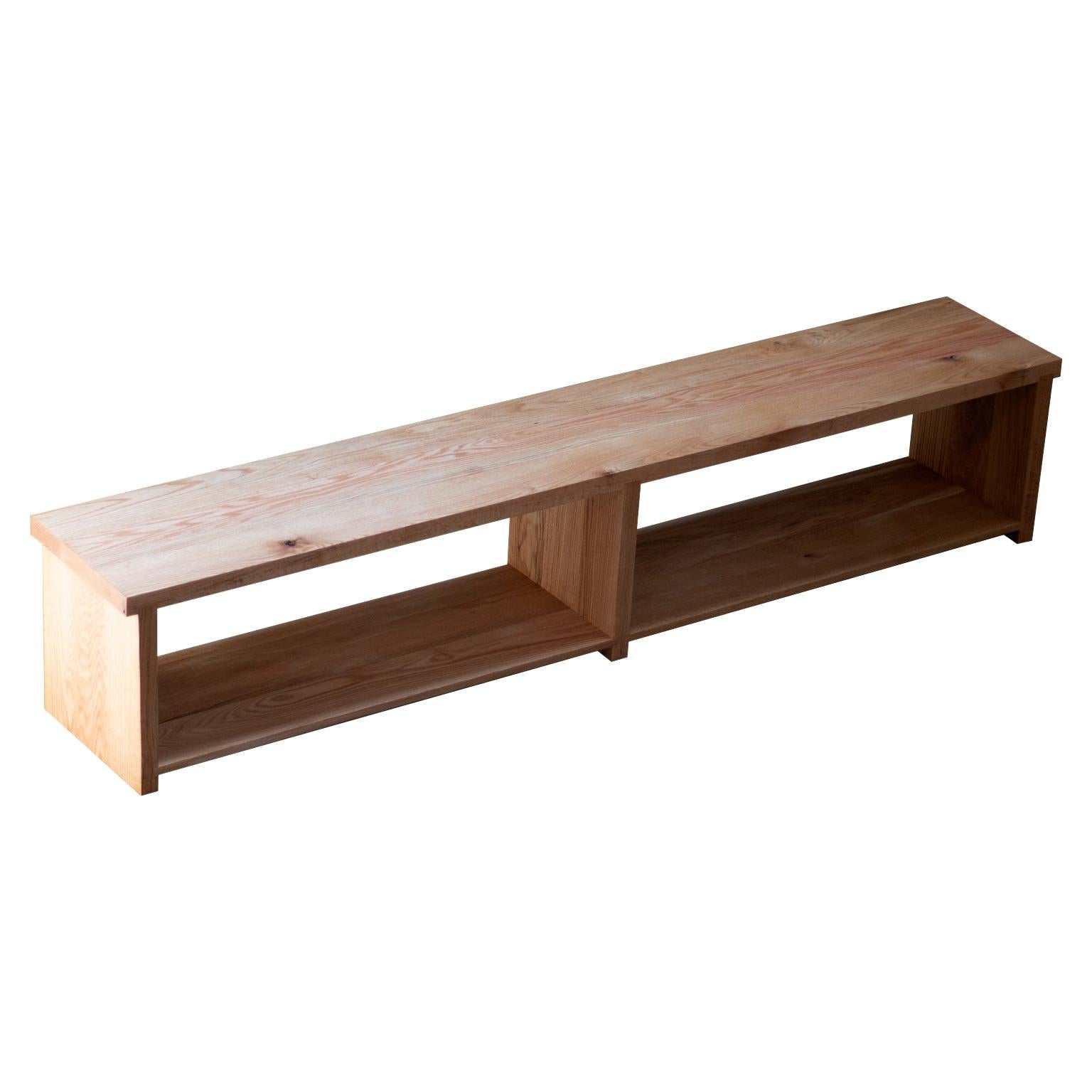 Banc Mobley en Oak massif, finition dorée naturelle