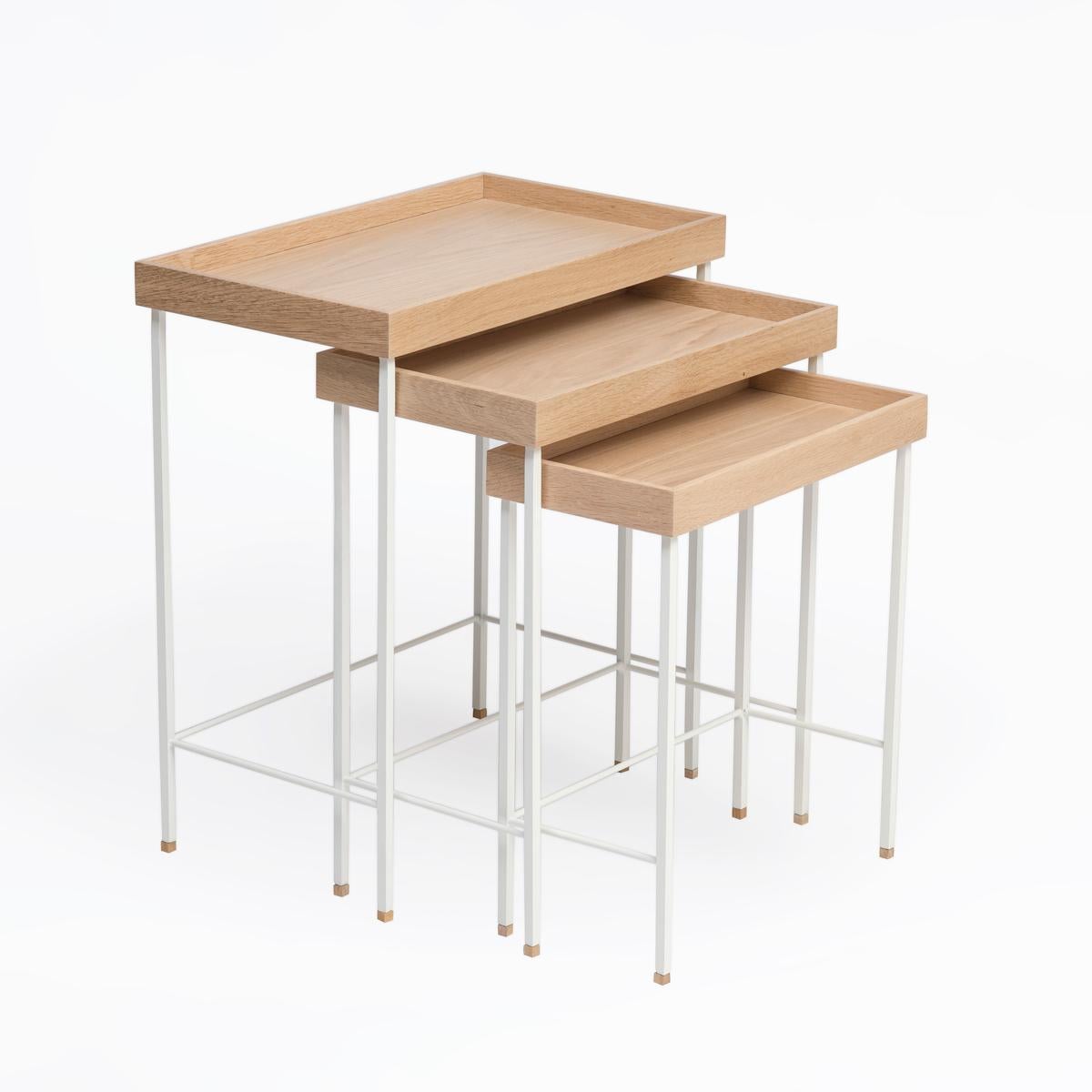 Nisttische aus massiver Eiche - Serie EDGE, mit schwarzen Beinen (Handgefertigt) im Angebot