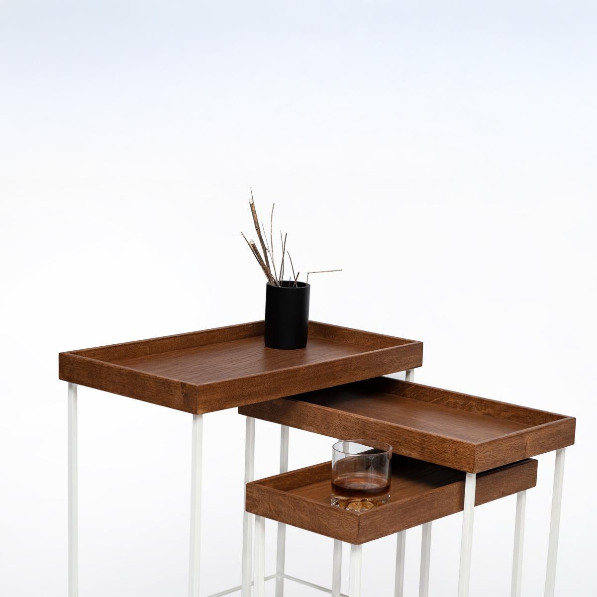 Nisttische aus massiver Eiche - Serie EDGE, mit schwarzen Beinen (Handgefertigt) im Angebot