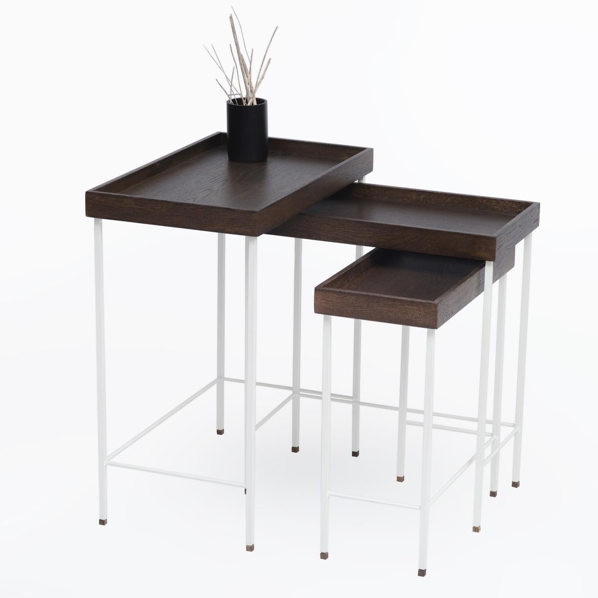 Tables gigognes en chêne massif - Série EDGE, avec pieds noirs Neuf - En vente à İzmir, İzmir