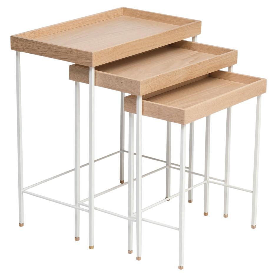 Nisttische aus massiver Eiche - Serie EDGE, mit schwarzen Beinen im Angebot