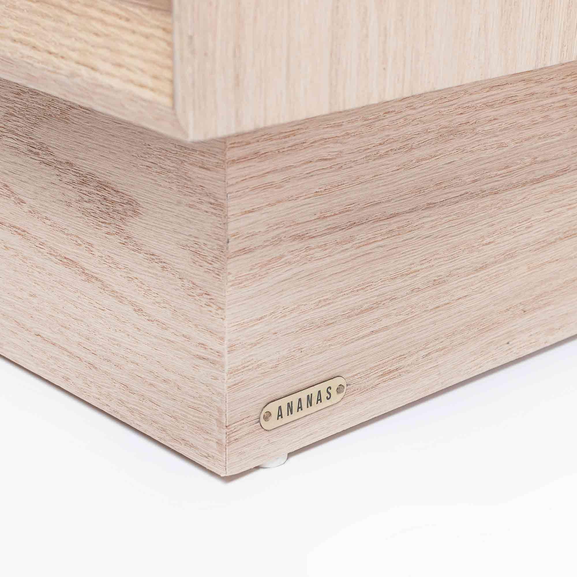 Fatto a mano Comodino in Oak massiccio - BEAM in vendita