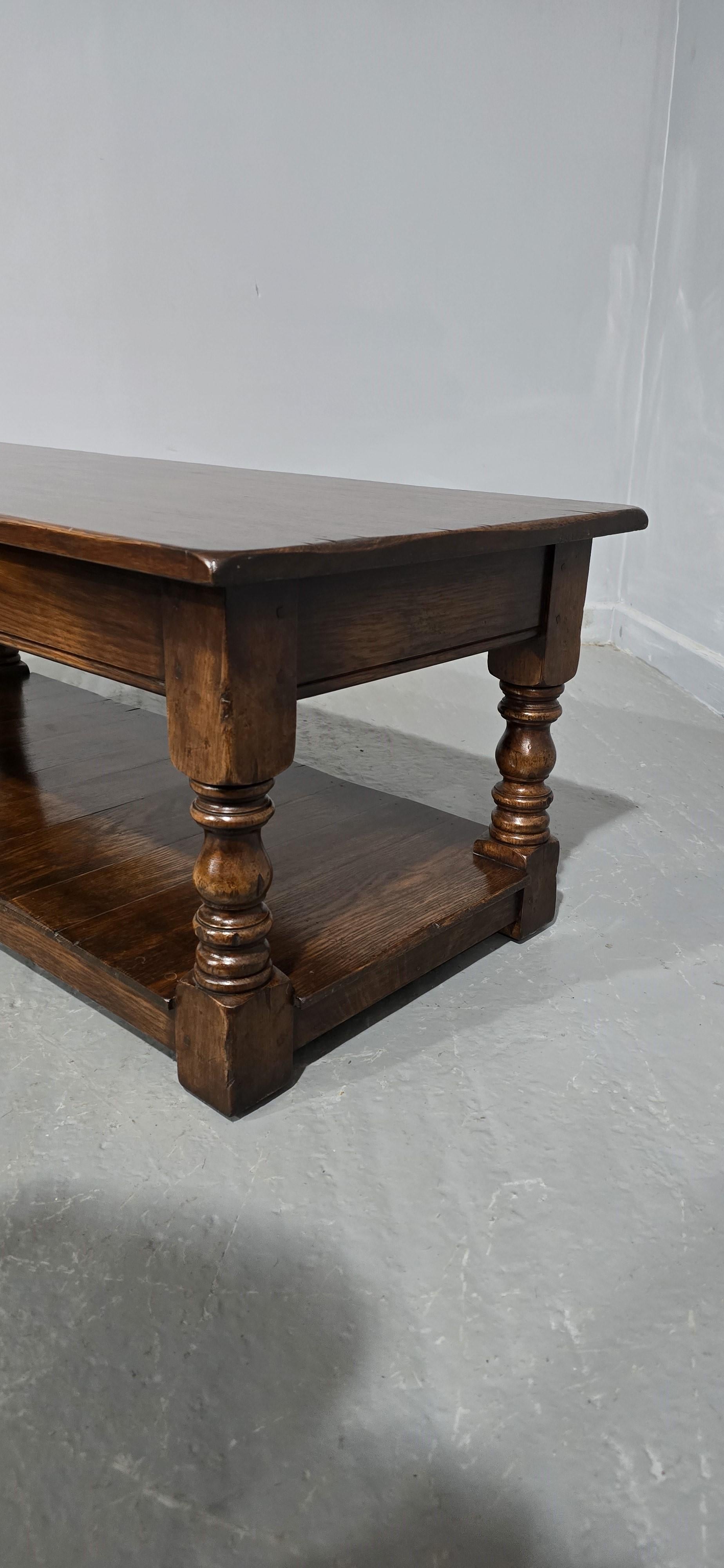 Solid Oak Plank Coffee Table In Excellent Condition For Sale In Swadlincote, GB