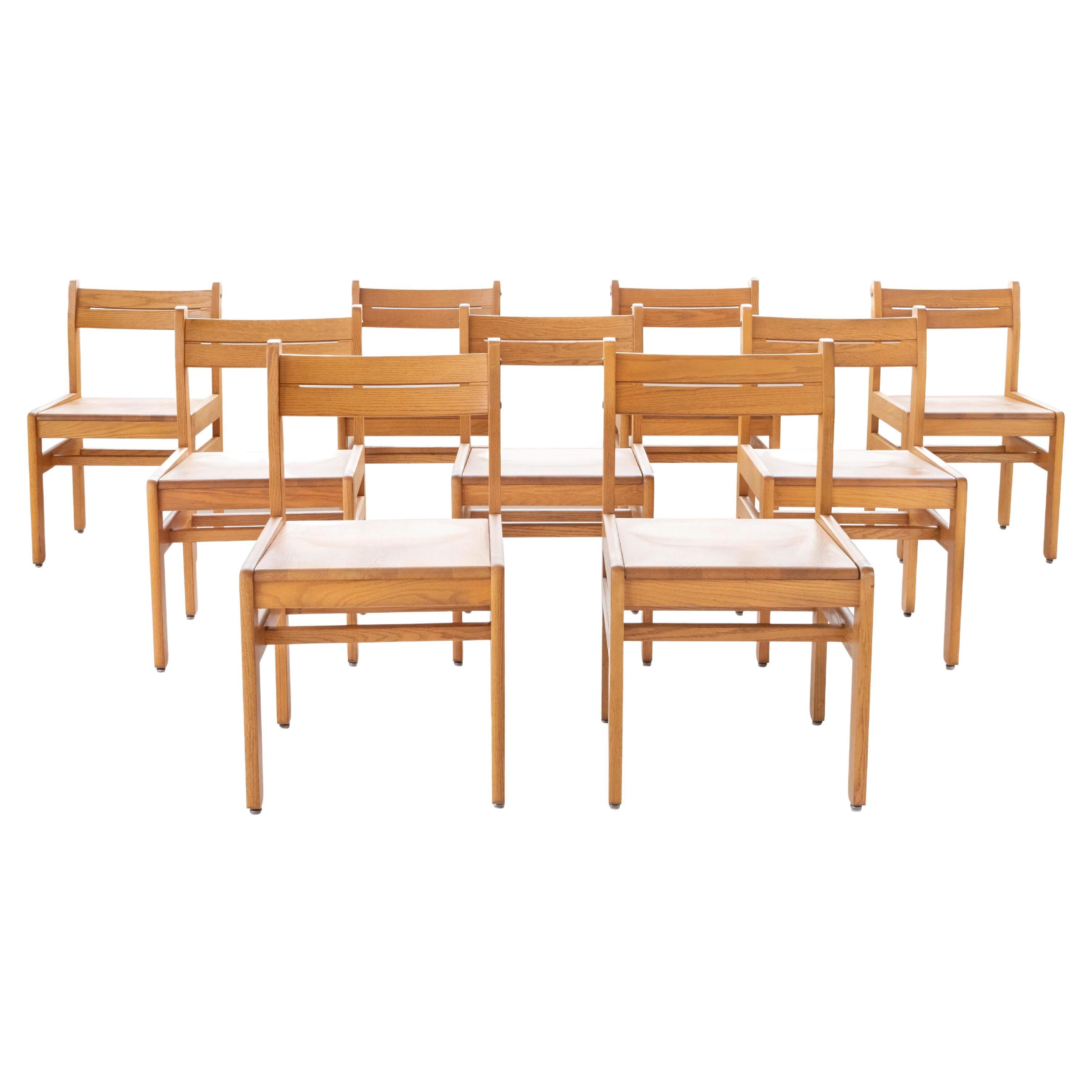 Chaises de salle à manger de bibliothèque post-modernes en chêne massif, lot de 9 disponibles en vente