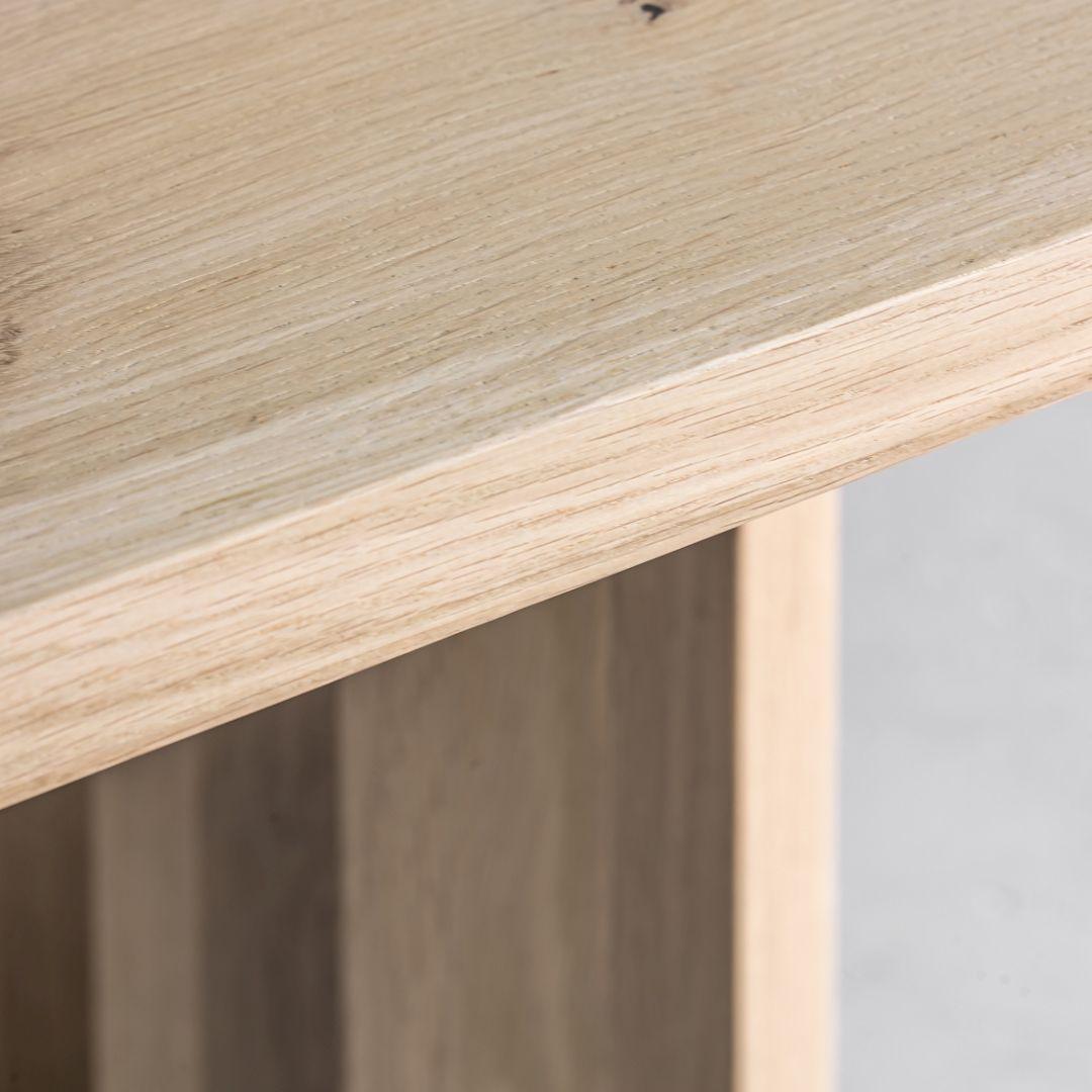 XXIe siècle et contemporain Table de salle à manger rectangulaire avec pieds sculpturaux, fabriquée à la main en Belgique en vente