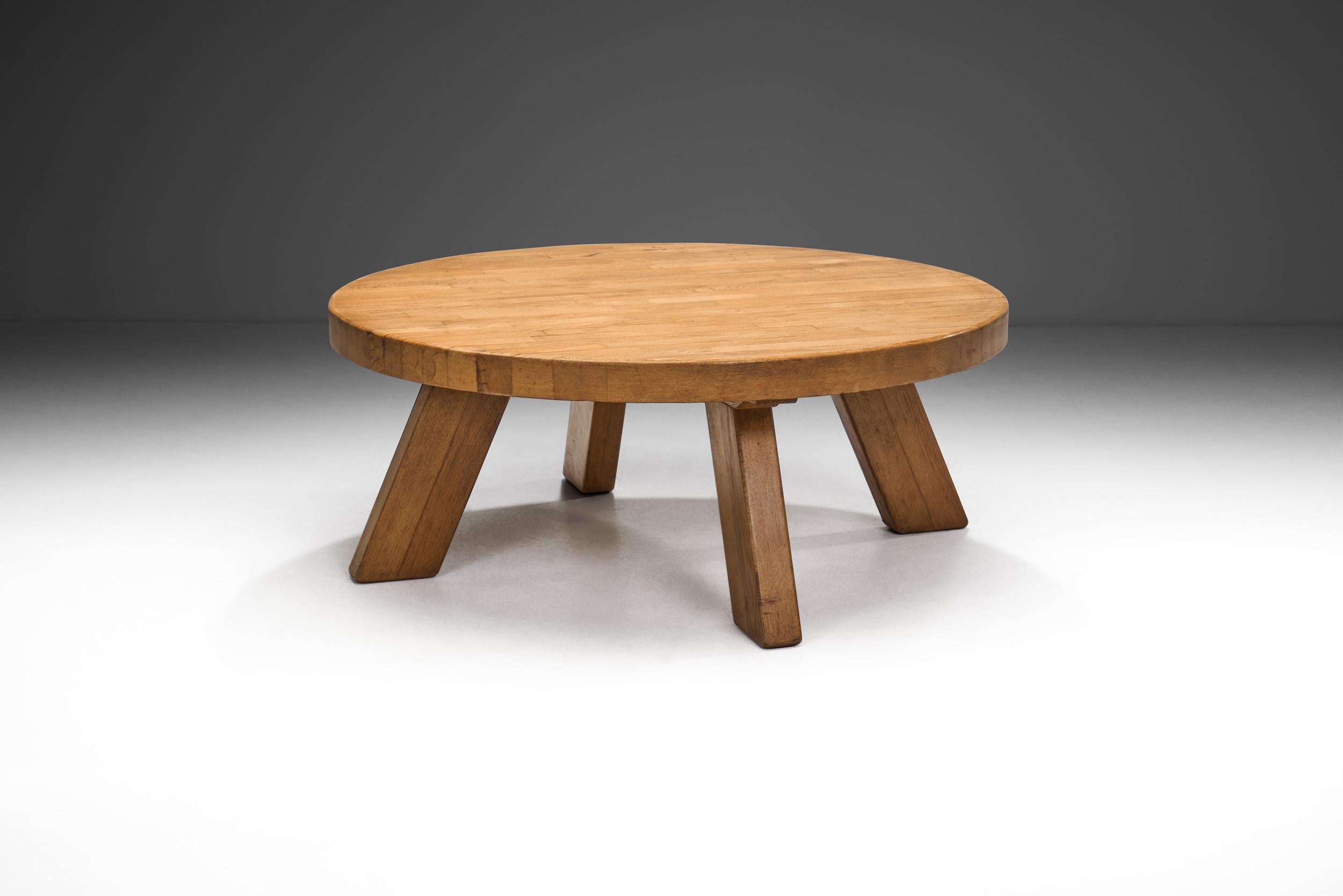 Late 20th Century Solid Oak Round Brutalist Coffee Table, The Netherlands 1970s