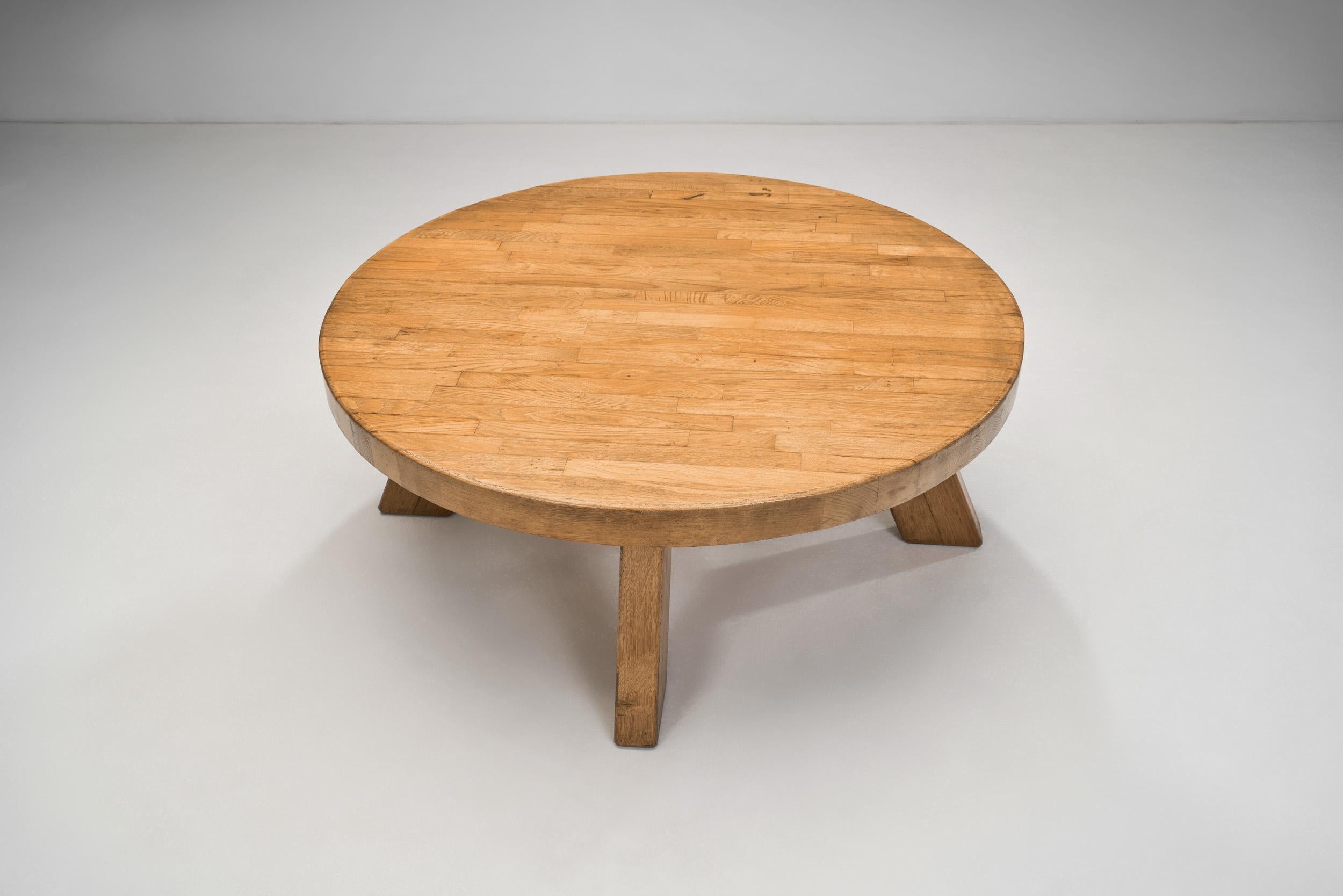 Solid Oak Round Brutalist Coffee Table, The Netherlands 1970s 1
