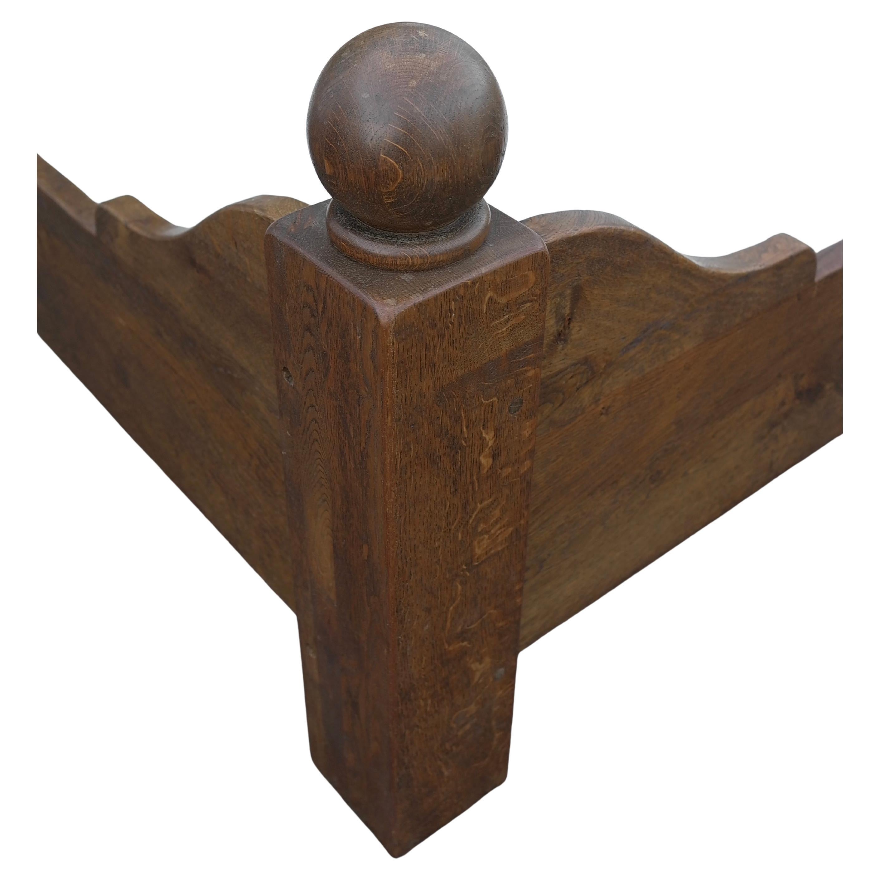 Letto matrimoniale rustico in Oak massiccio in stile Charles Dudouyt, Francia anni '70 in vendita 3