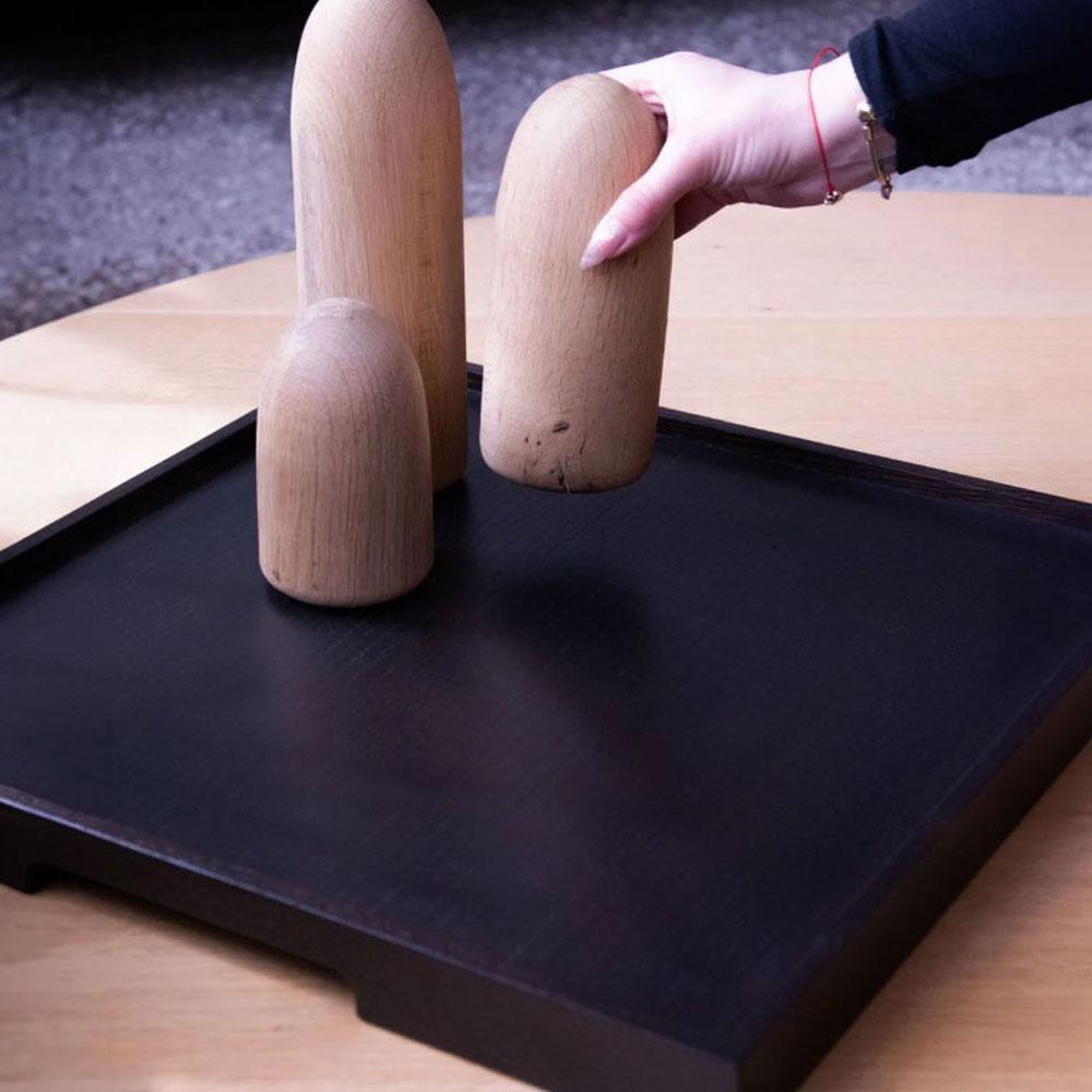 Serviertablett aus massiver Eiche - Serie EDGE, quadratisch (Türkisch) im Angebot