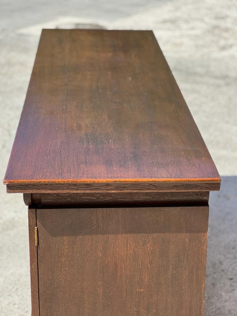 Buffet en chêne massif dans le style de Joseph Savina French 1940 Bon état à Saint Rémy de Provence, FR